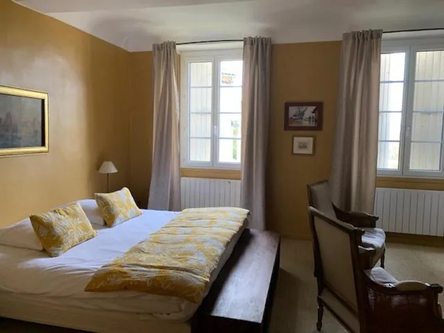 Photo of the whole room, Bed in Hôtel de Mirmande