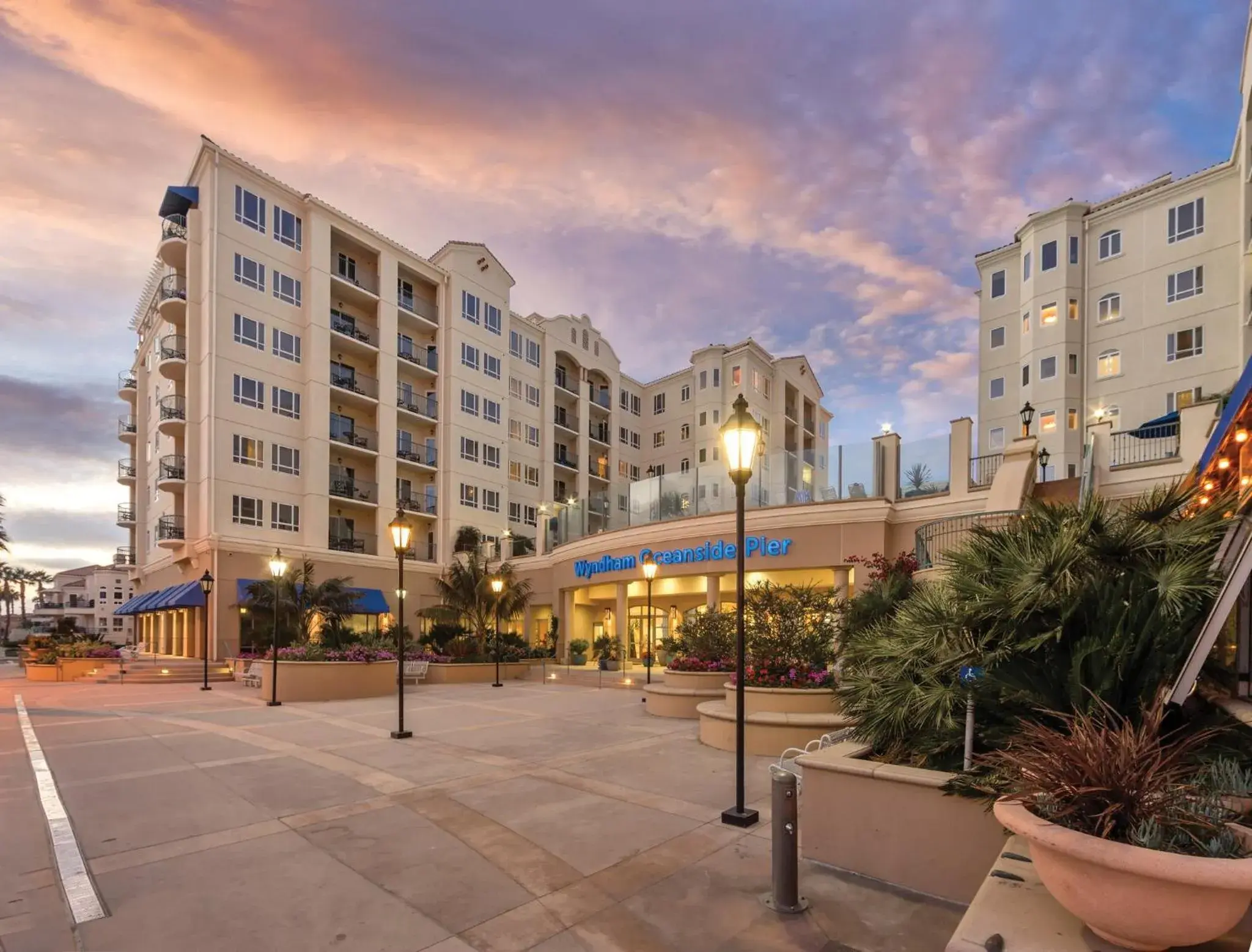 Property building in Club Wyndham Oceanside Pier Resort Property building in Club Wyndham Oceanside Pier Resort