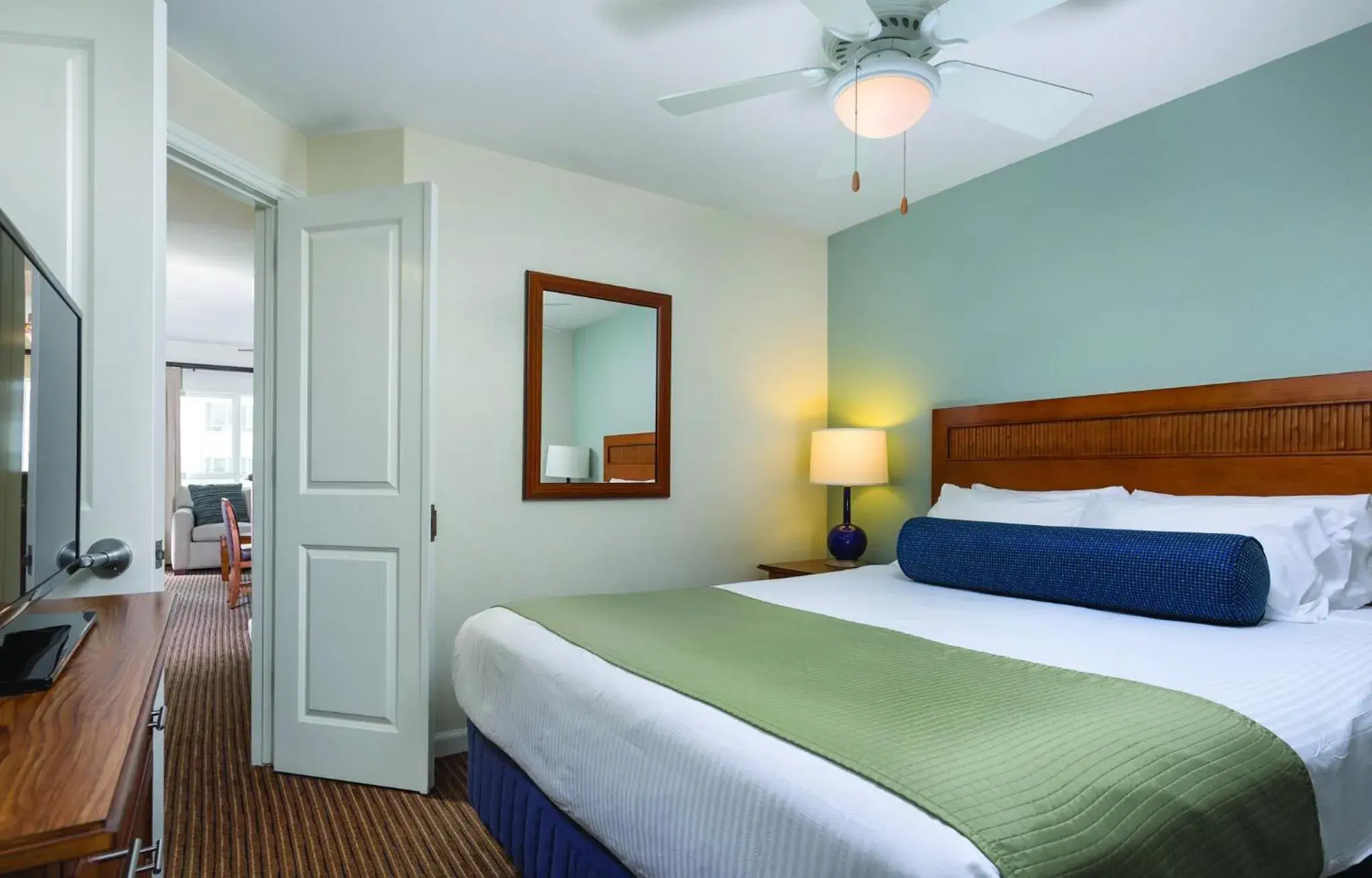 Photo of the whole room, Bed in Club Wyndham Oceanside Pier Resort Photo of the whole room, Bed in Club Wyndham Oceanside Pier Resort