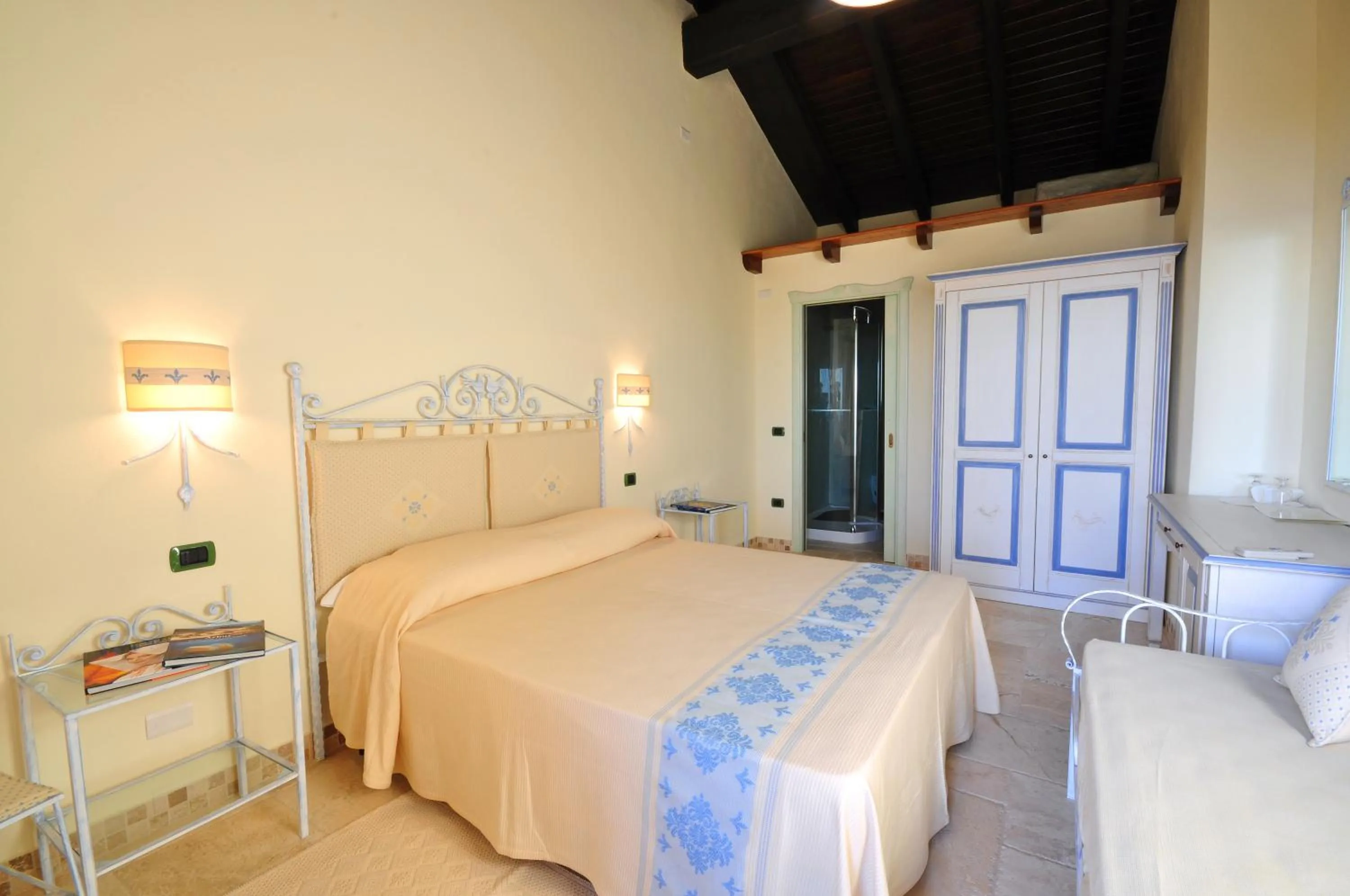 Photo of the whole room, Bed in Hotel Corsaro Nero