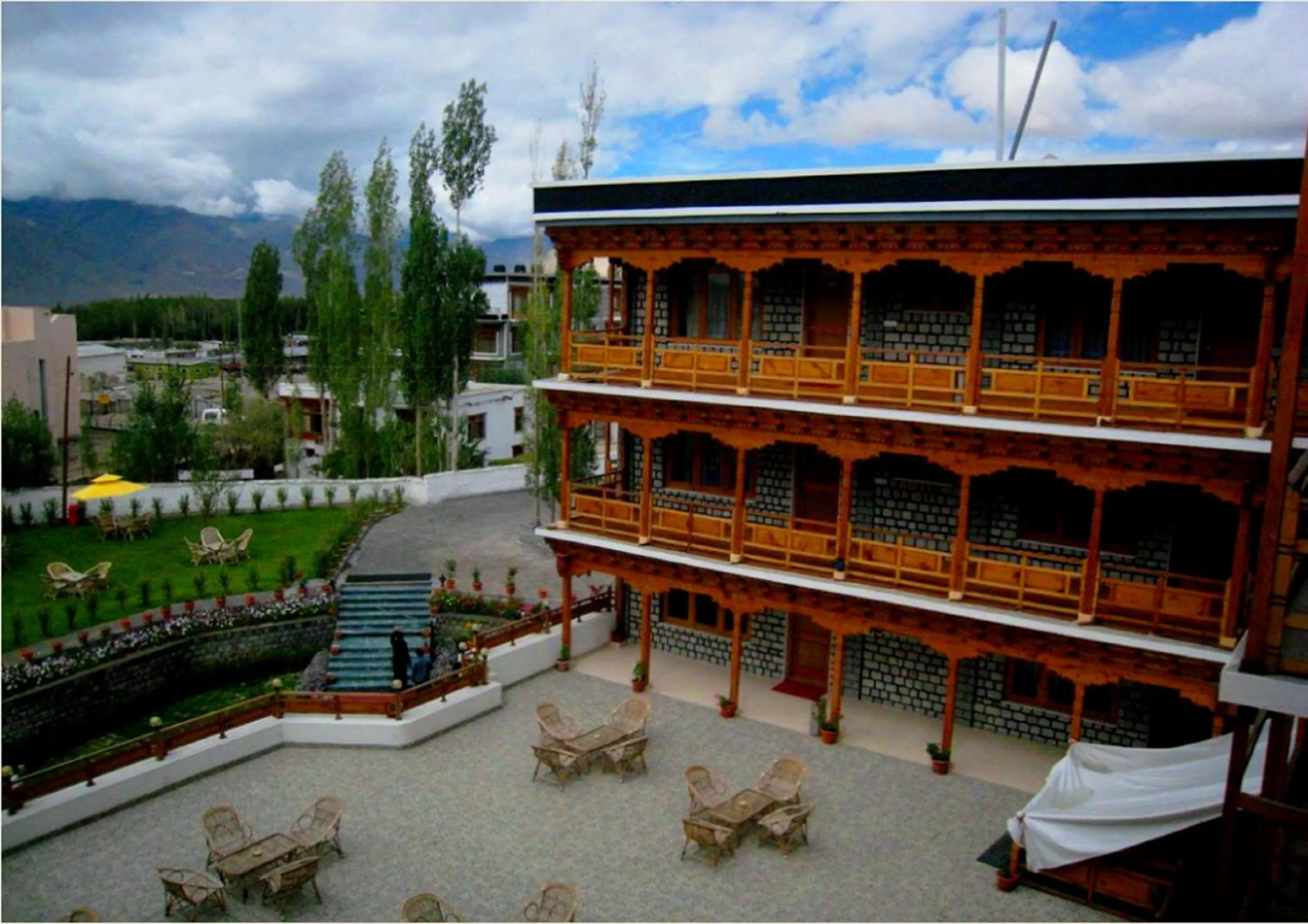 Mountain view in Hotel Shangrila - Leh