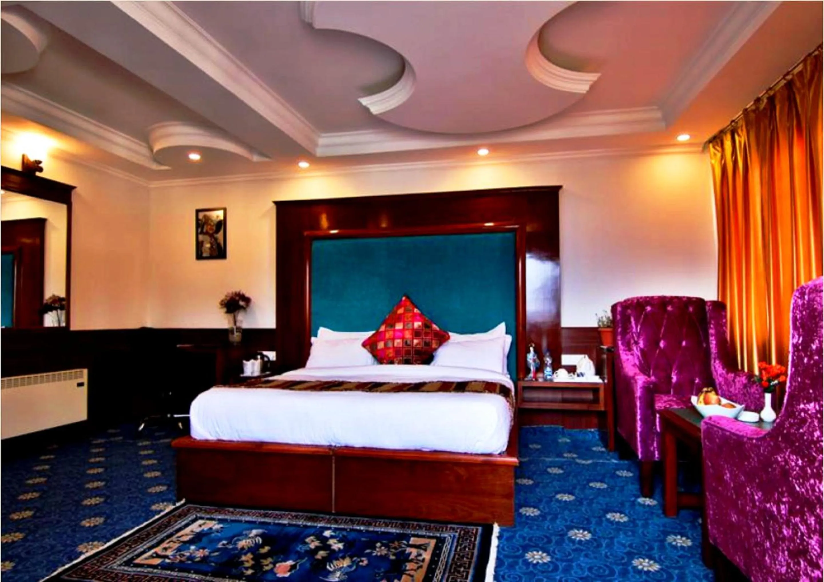 Photo of the whole room, Bed in Hotel Shangrila - Leh