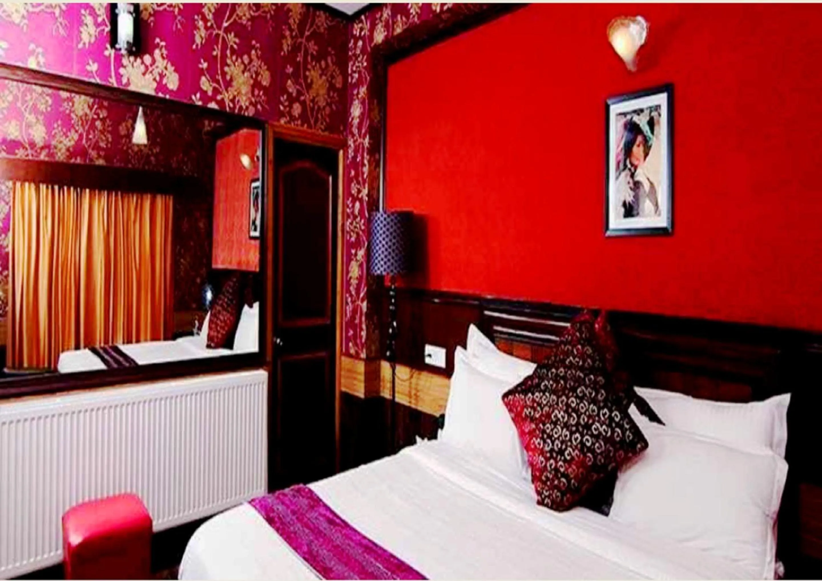 Bed in Hotel Shangrila - Leh