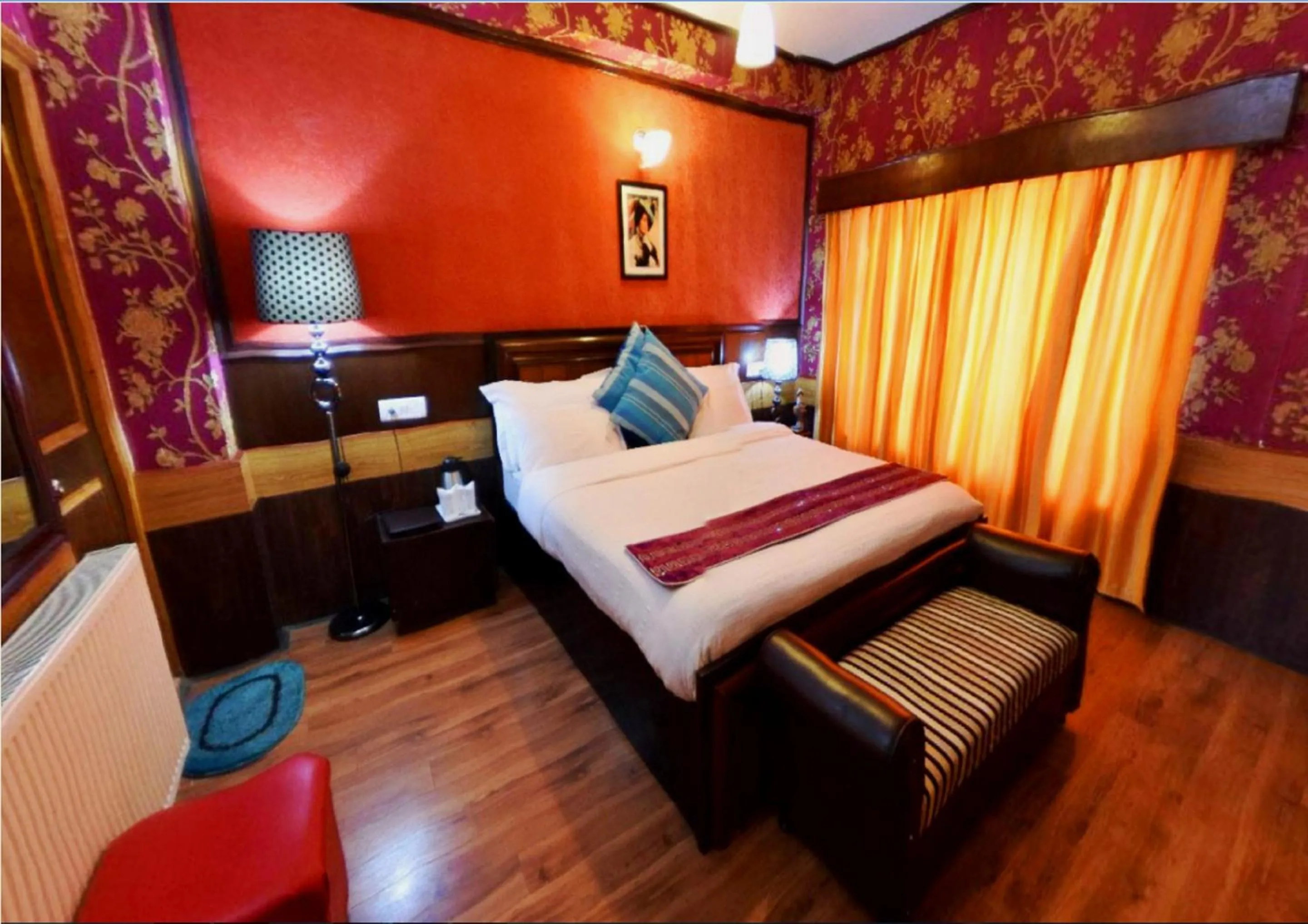 Bedroom, Bed in Hotel Shangrila - Leh