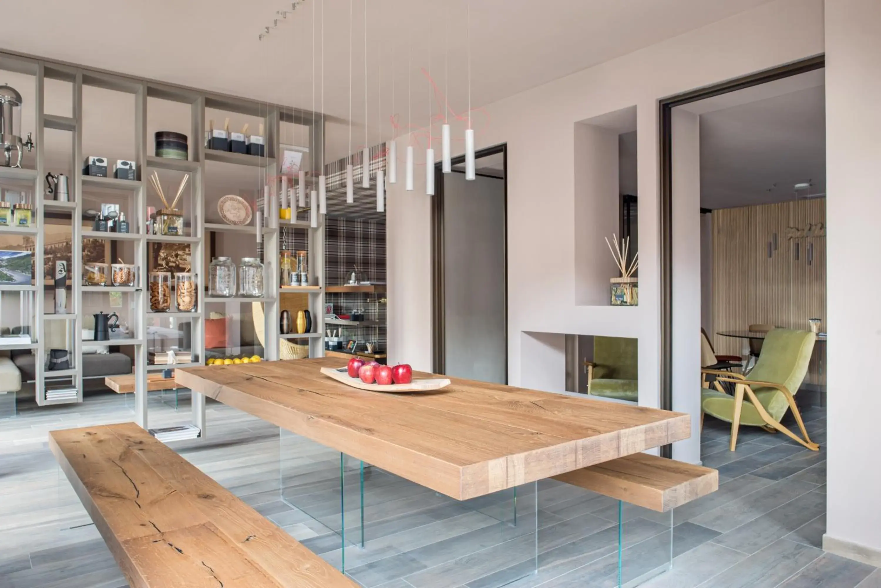 Lobby or reception in QC Room San Pellegrino Lobby or reception in QC Room San Pellegrino