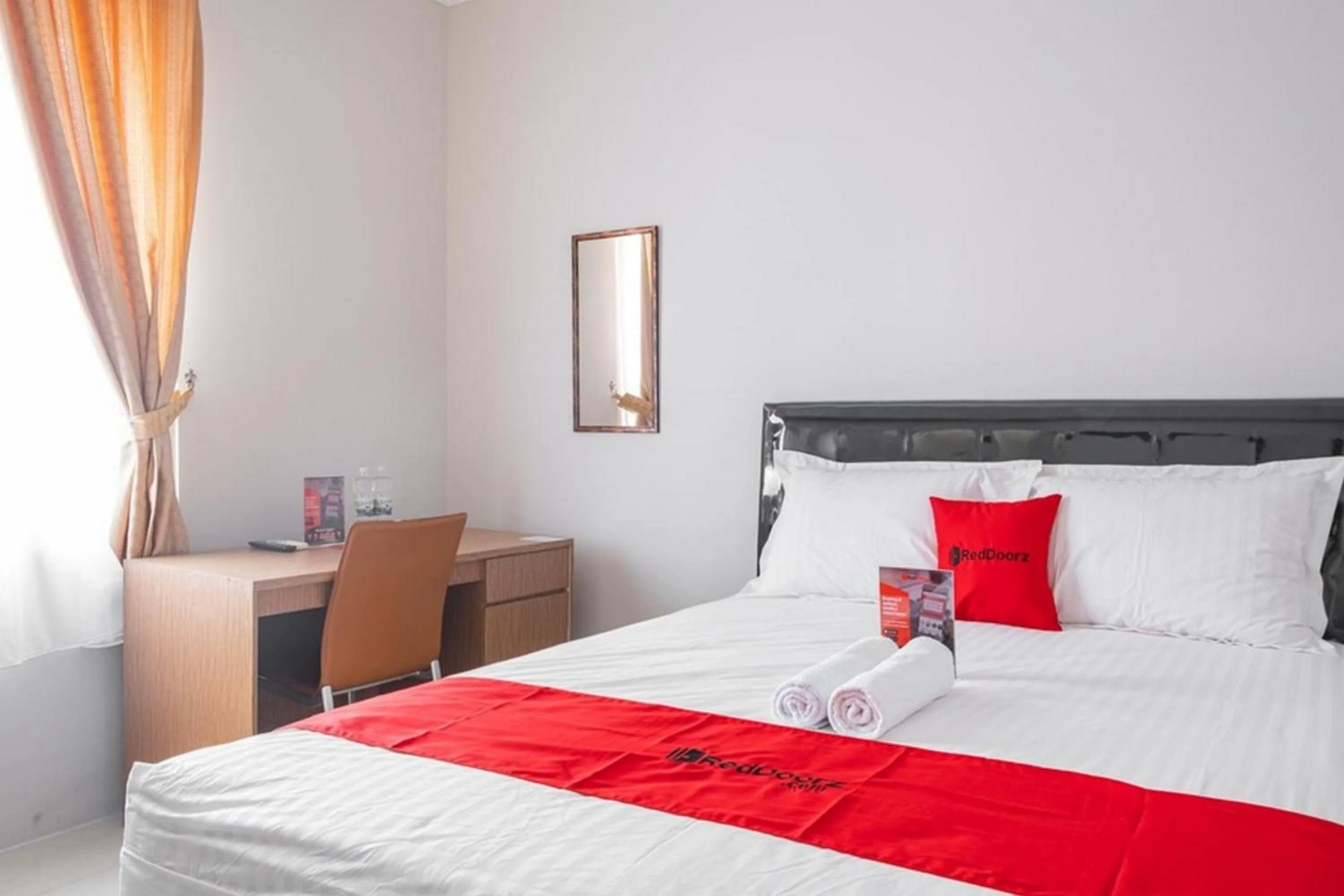 Bedroom, Bed in RedDoorz near Siloam Karawaci 3