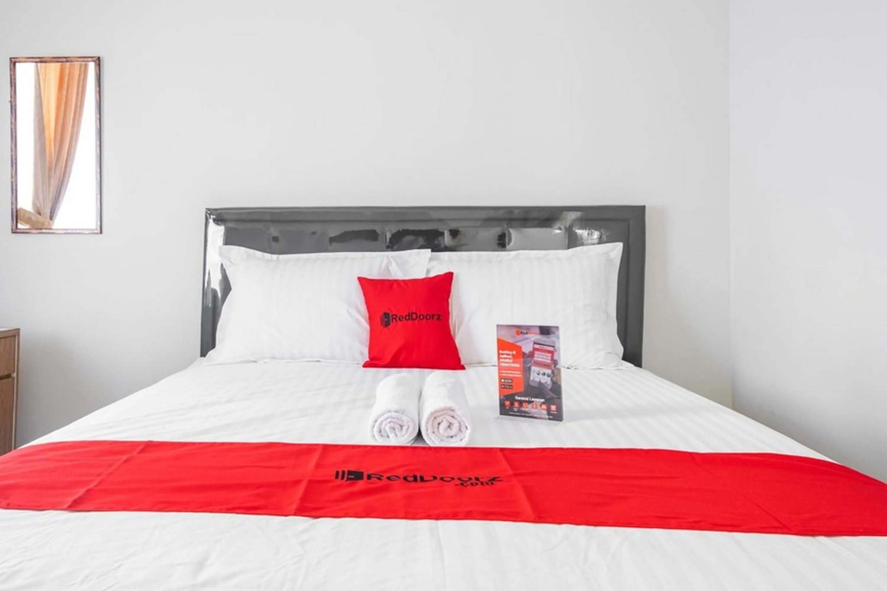 Bedroom, Bed in RedDoorz near Siloam Karawaci 3