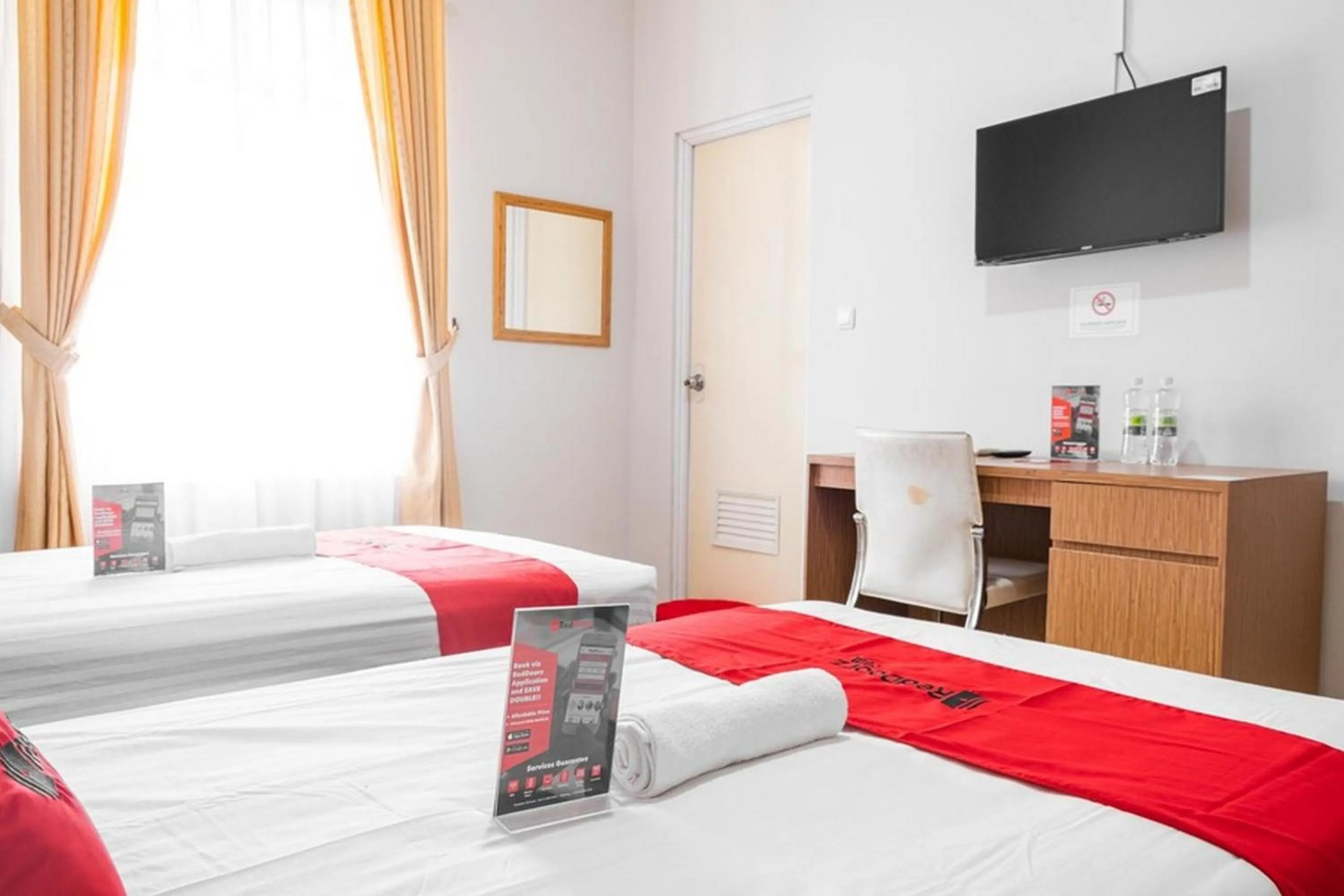 Bedroom, Bed in RedDoorz near Siloam Karawaci 3