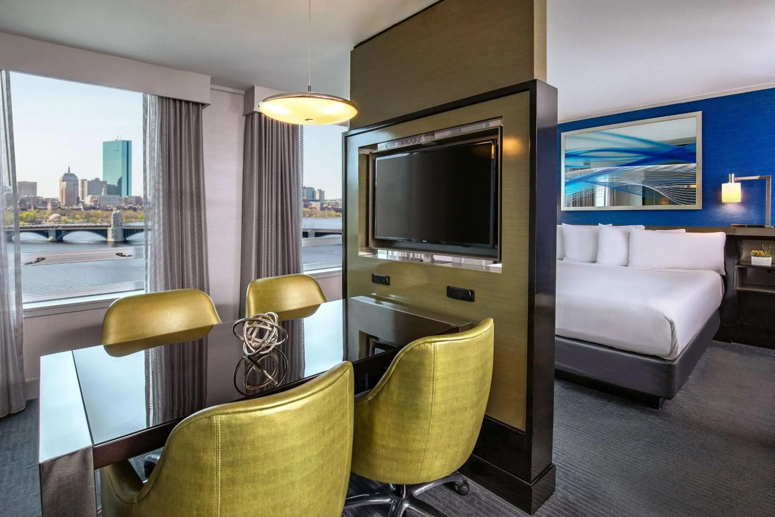 Executive Studio Suite - King in The Royal Sonesta Boston Executive Studio Suite - King in The Royal Sonesta Boston