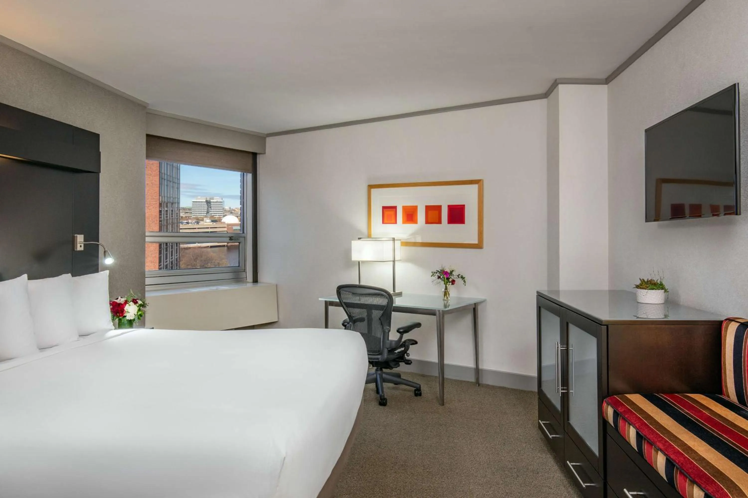 Bedroom, Bed in The Royal Sonesta Boston