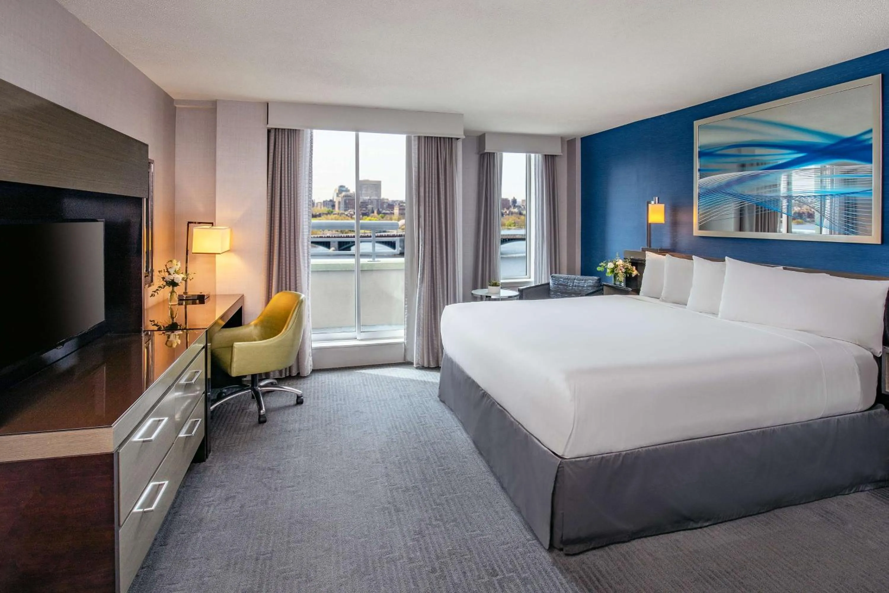Bedroom, Bed in The Royal Sonesta Boston