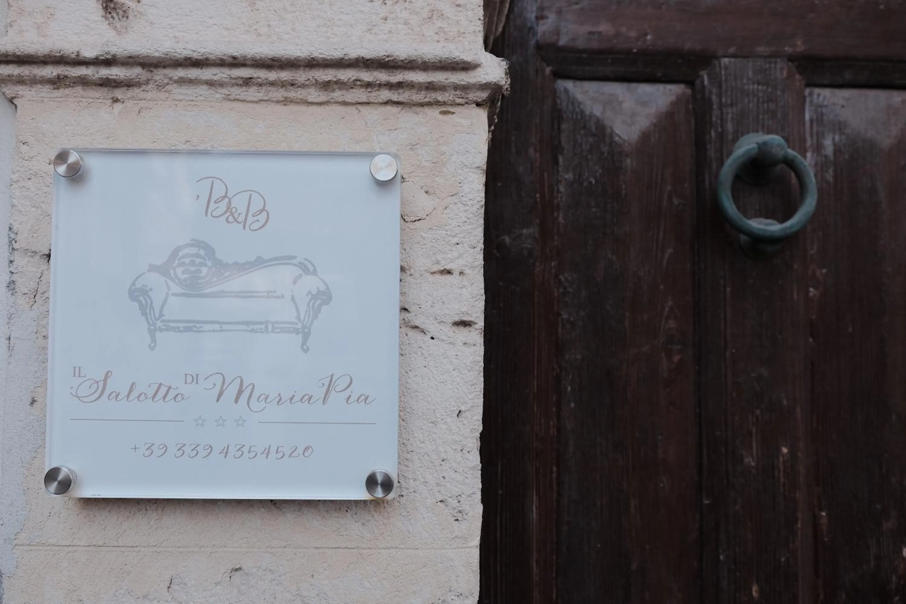 Facade/entrance in Il Salotto di Maria Pia