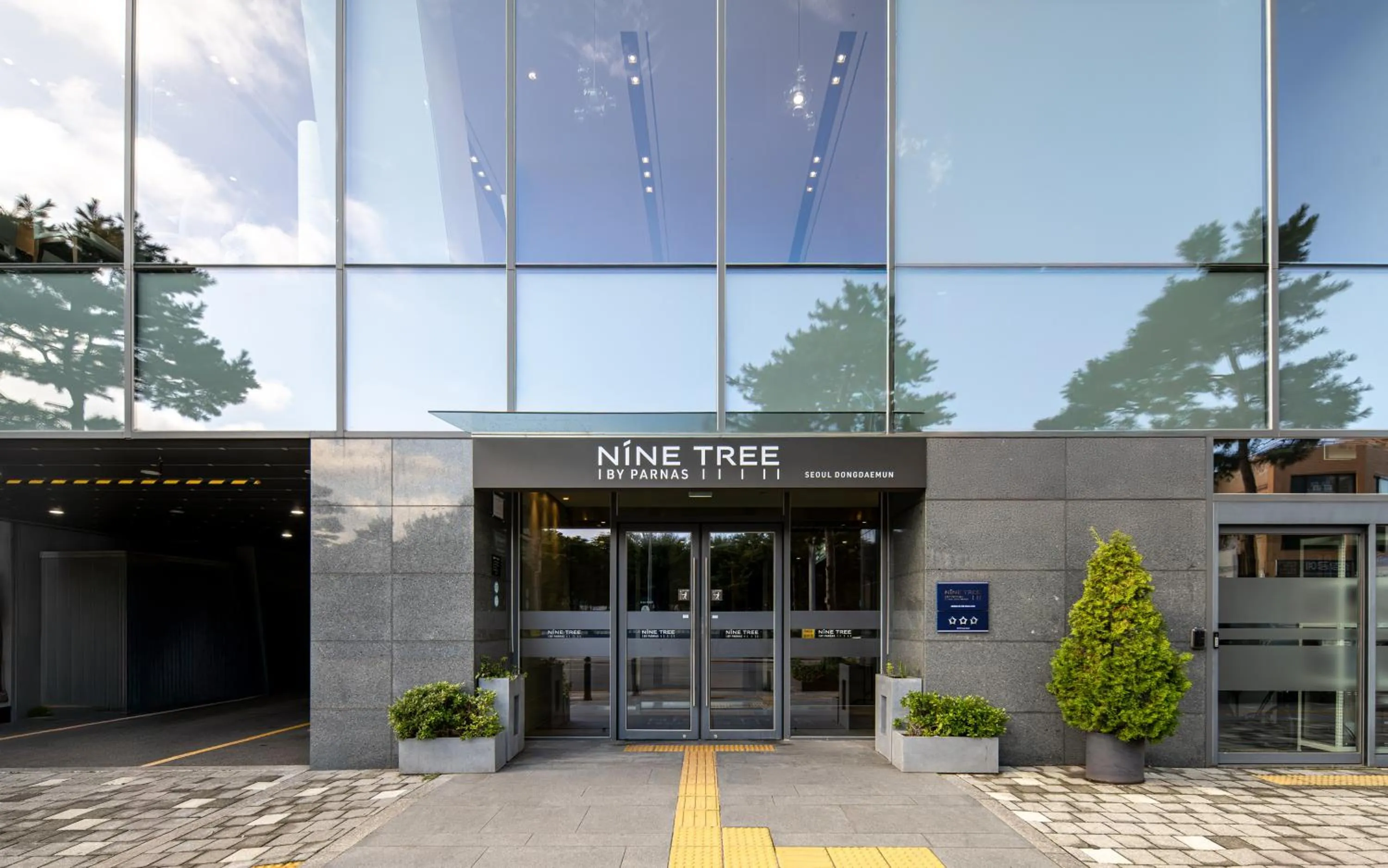 Property building in Nine Tree by Parnas Seoul Dongdaemun