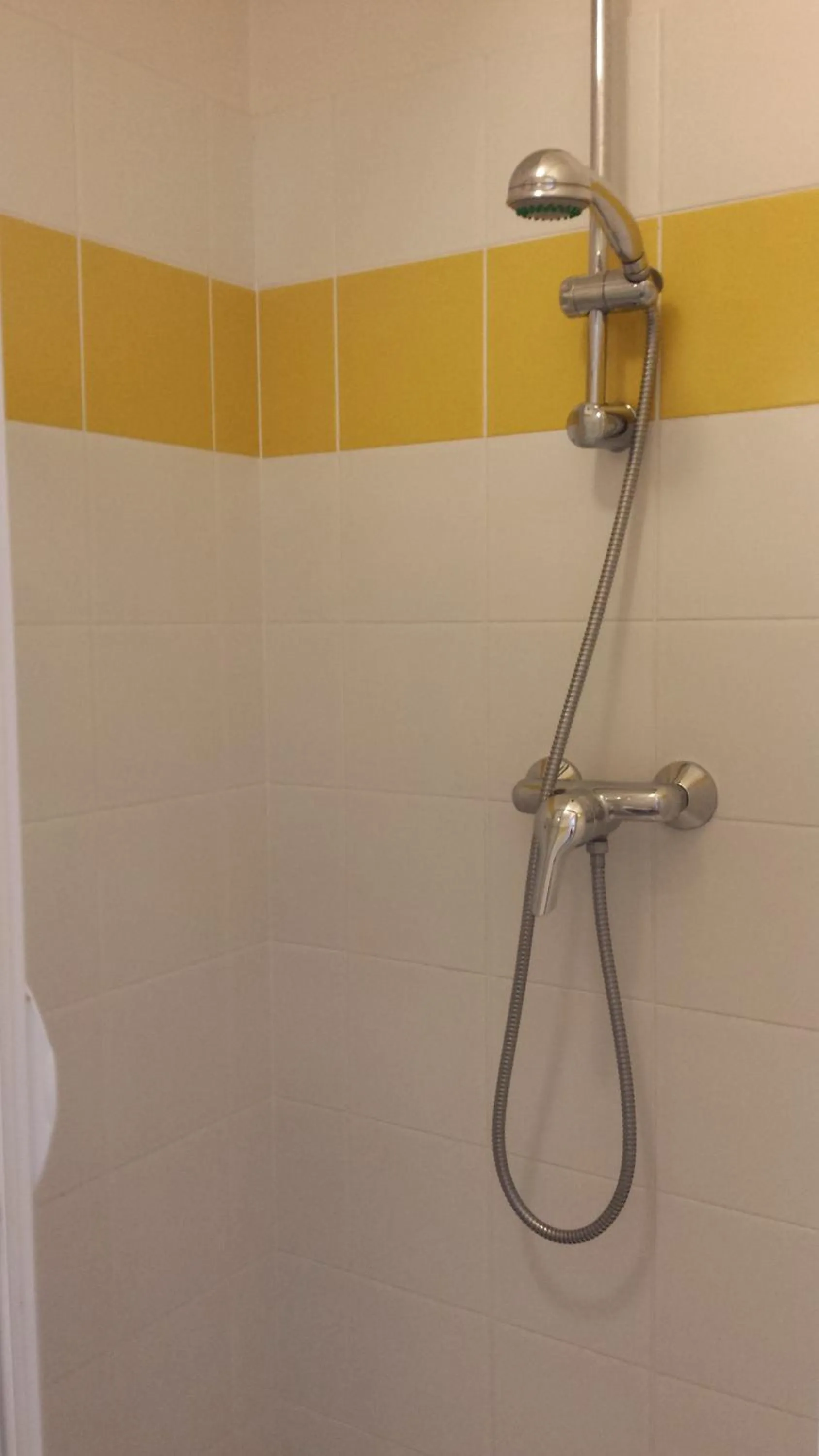 Bathroom in Au Pigeon Blanc