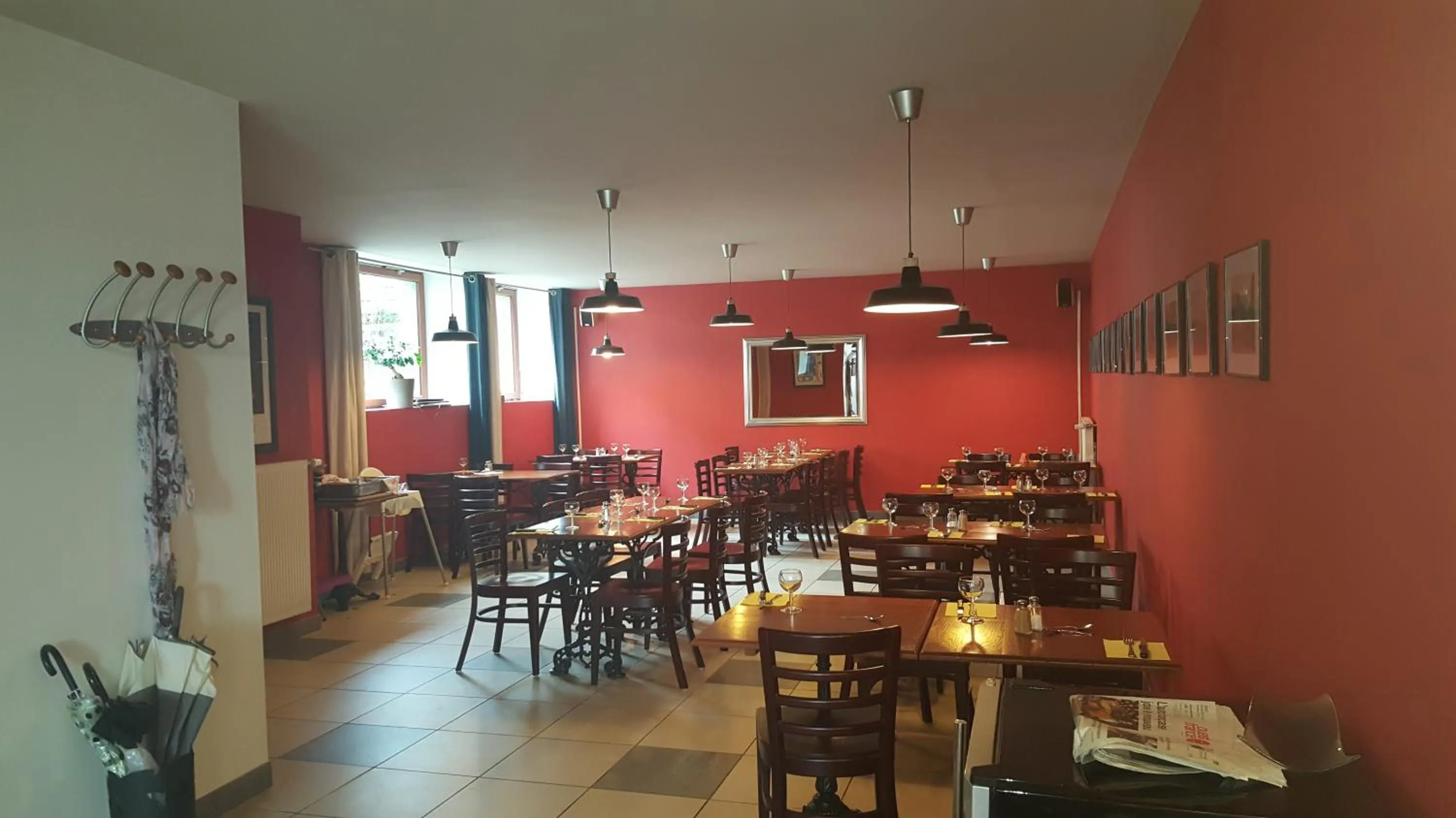 Restaurant/places to eat in Au Pigeon Blanc