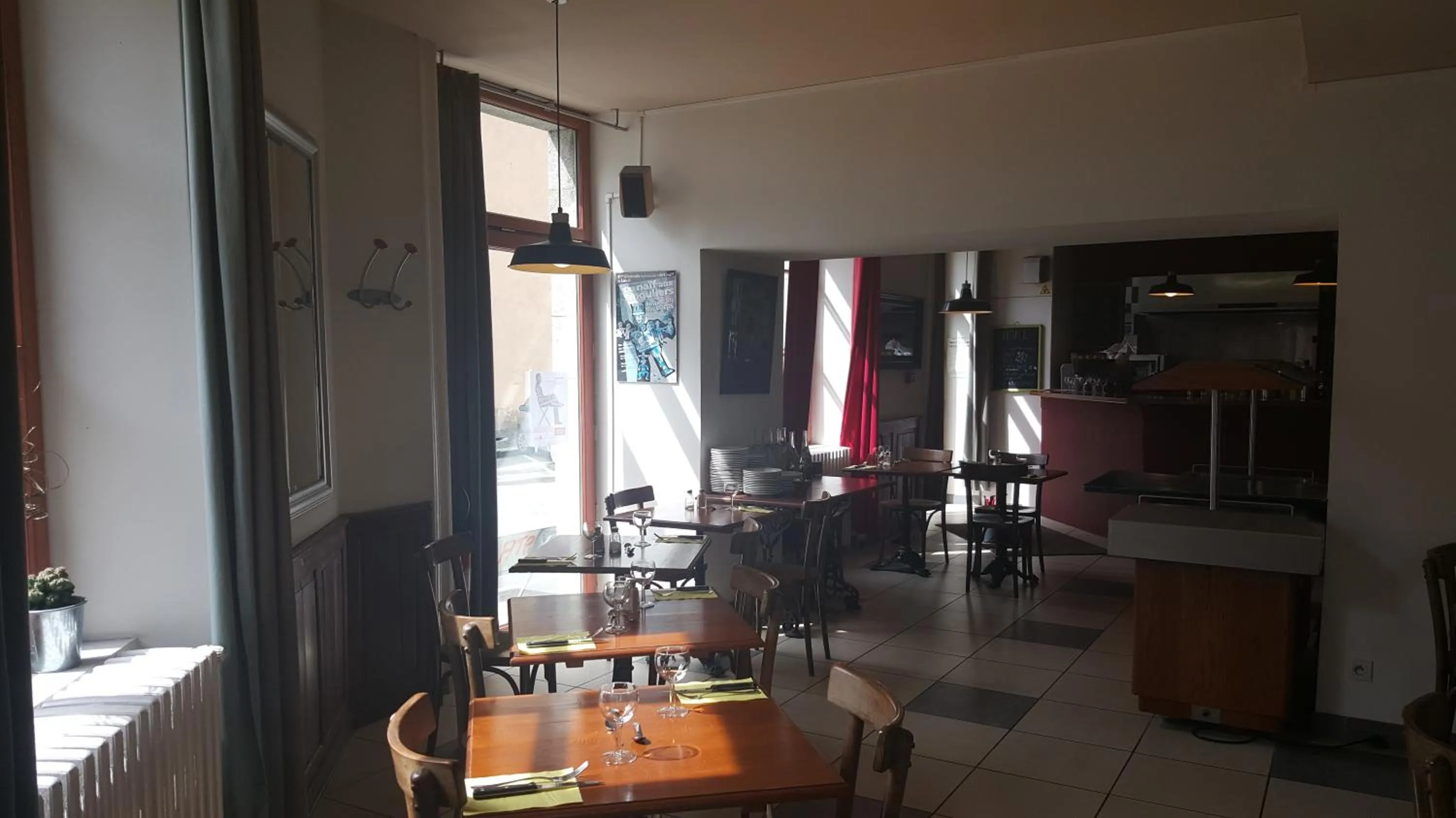 Restaurant/places to eat in Au Pigeon Blanc