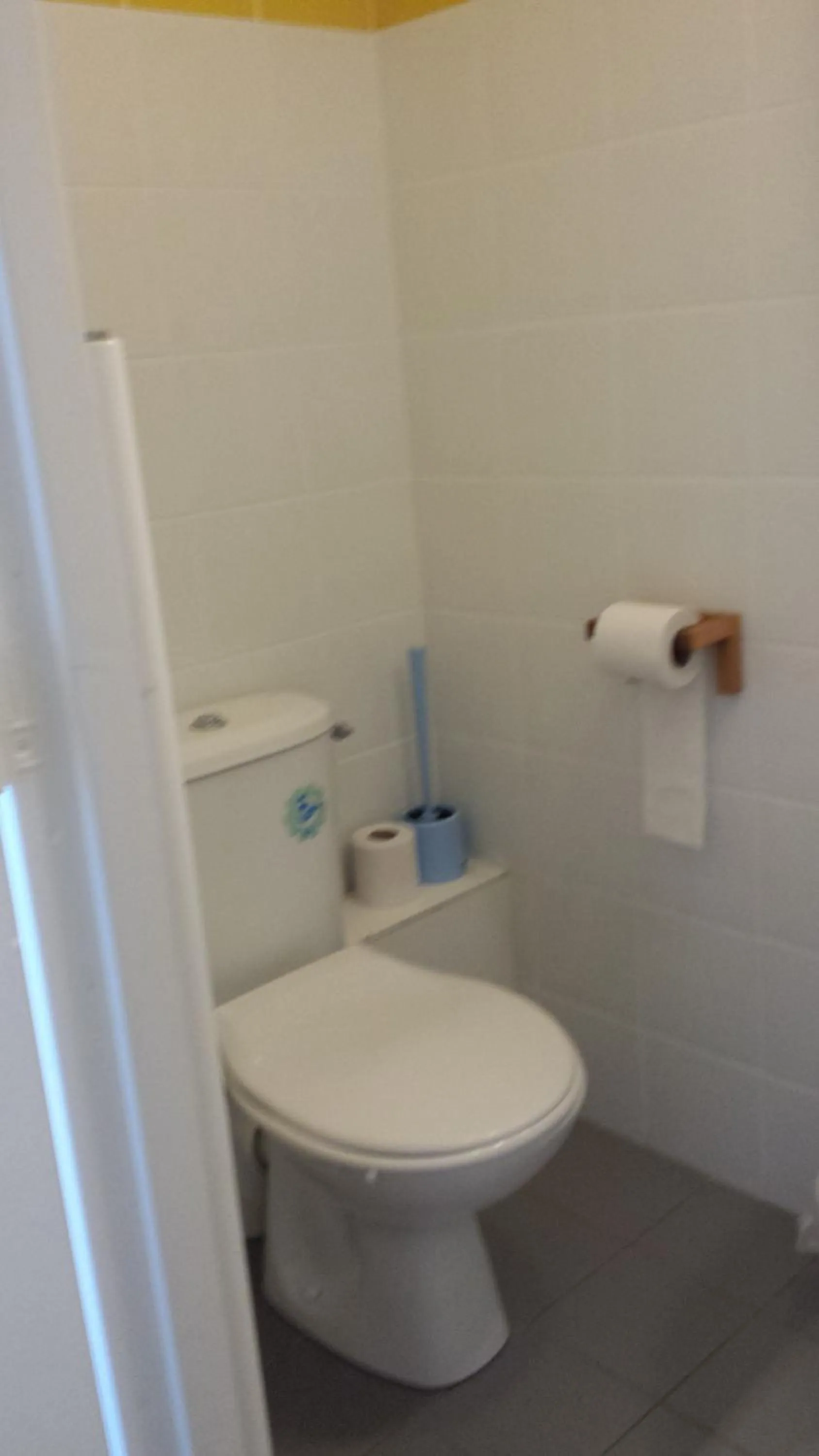 Toilet in Au Pigeon Blanc