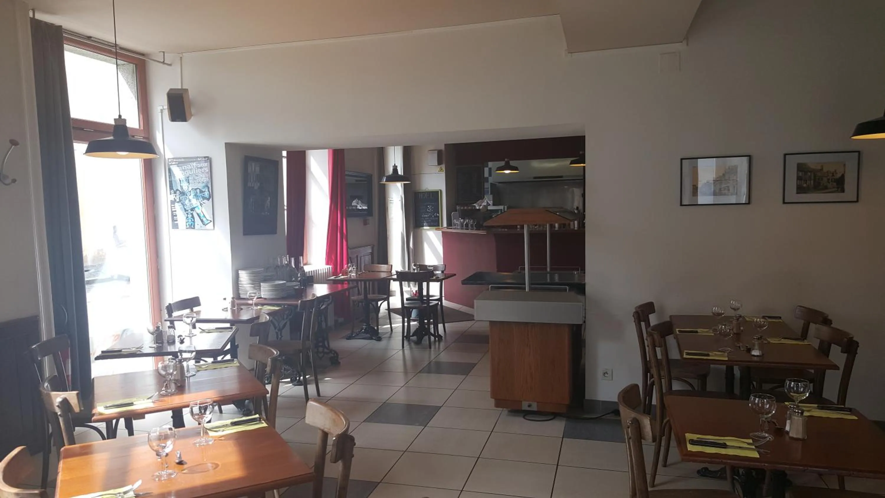 Restaurant/places to eat in Au Pigeon Blanc