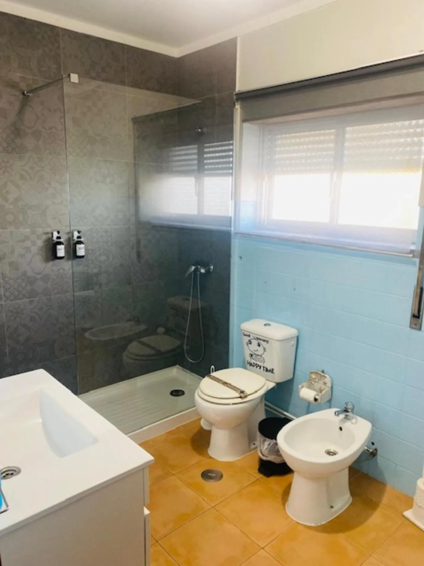 Toilet in SwordFish Eco-House Peniche