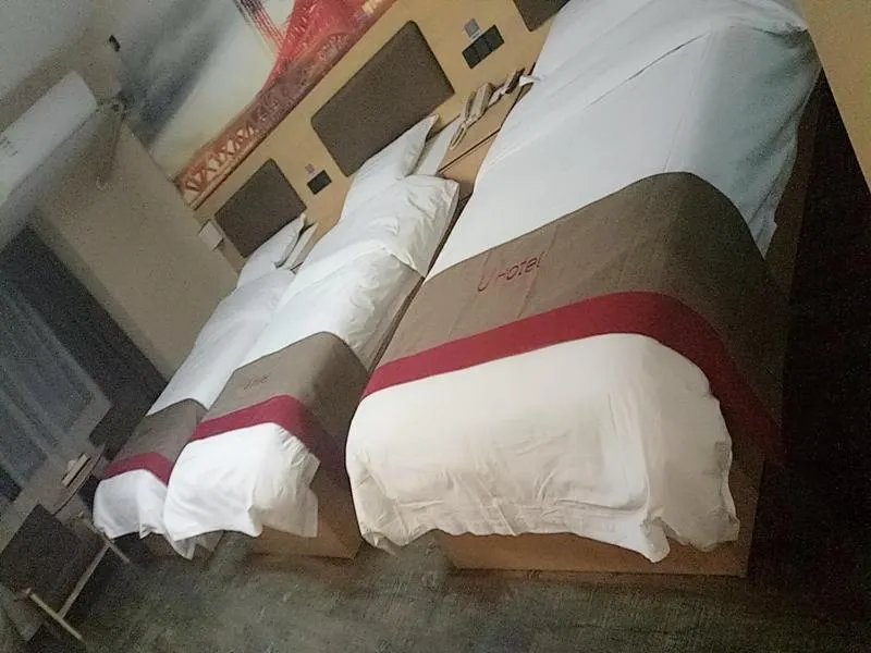 Bed in Thank Inn Plus Hotel Hunan Yongzhou Jiangyong County Yonghua International