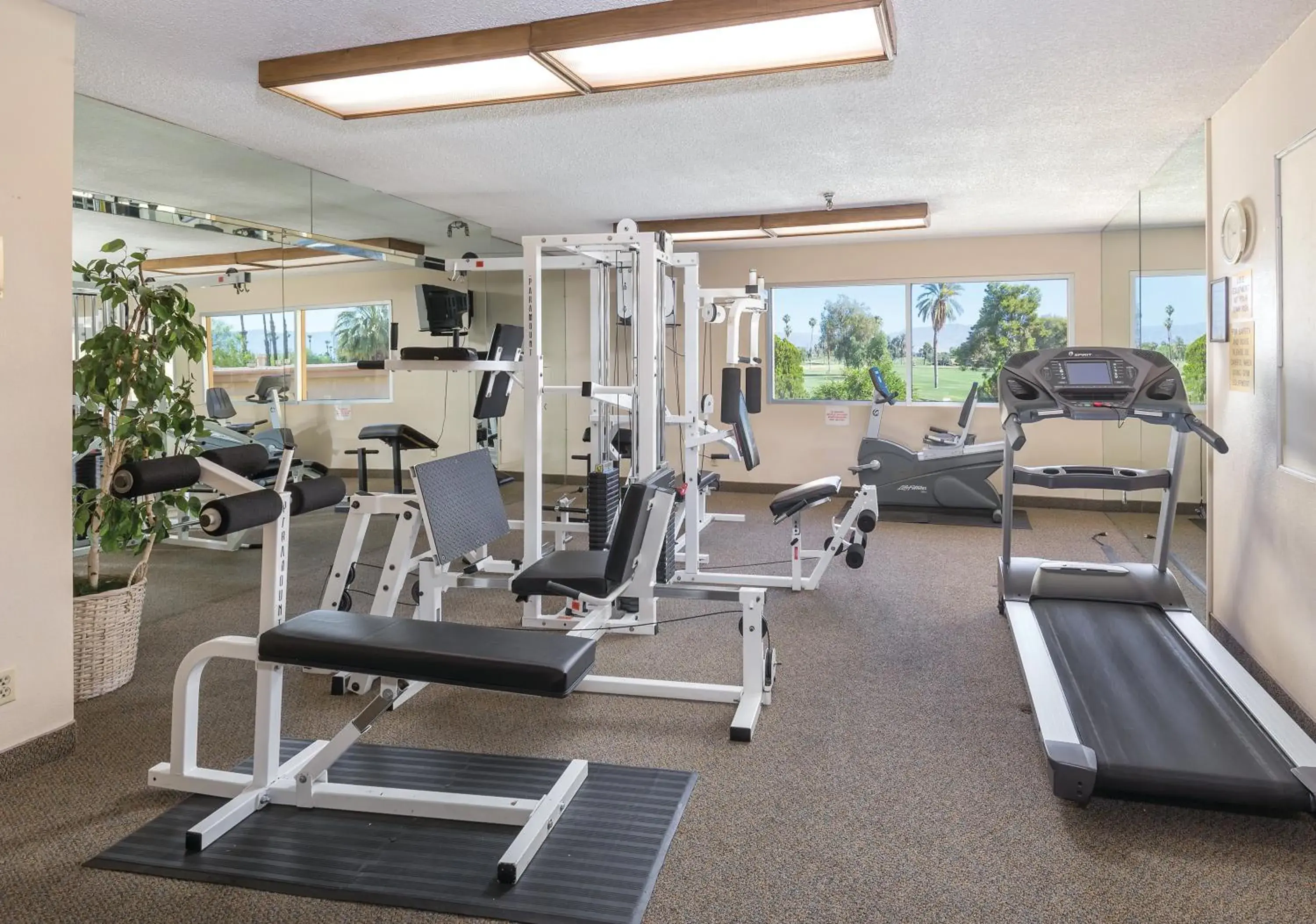 Fitness centre/facilities in WorldMark Palm Springs - Plaza Resort and Spa Fitness centre/facilities in WorldMark Palm Springs - Plaza Resort and Spa