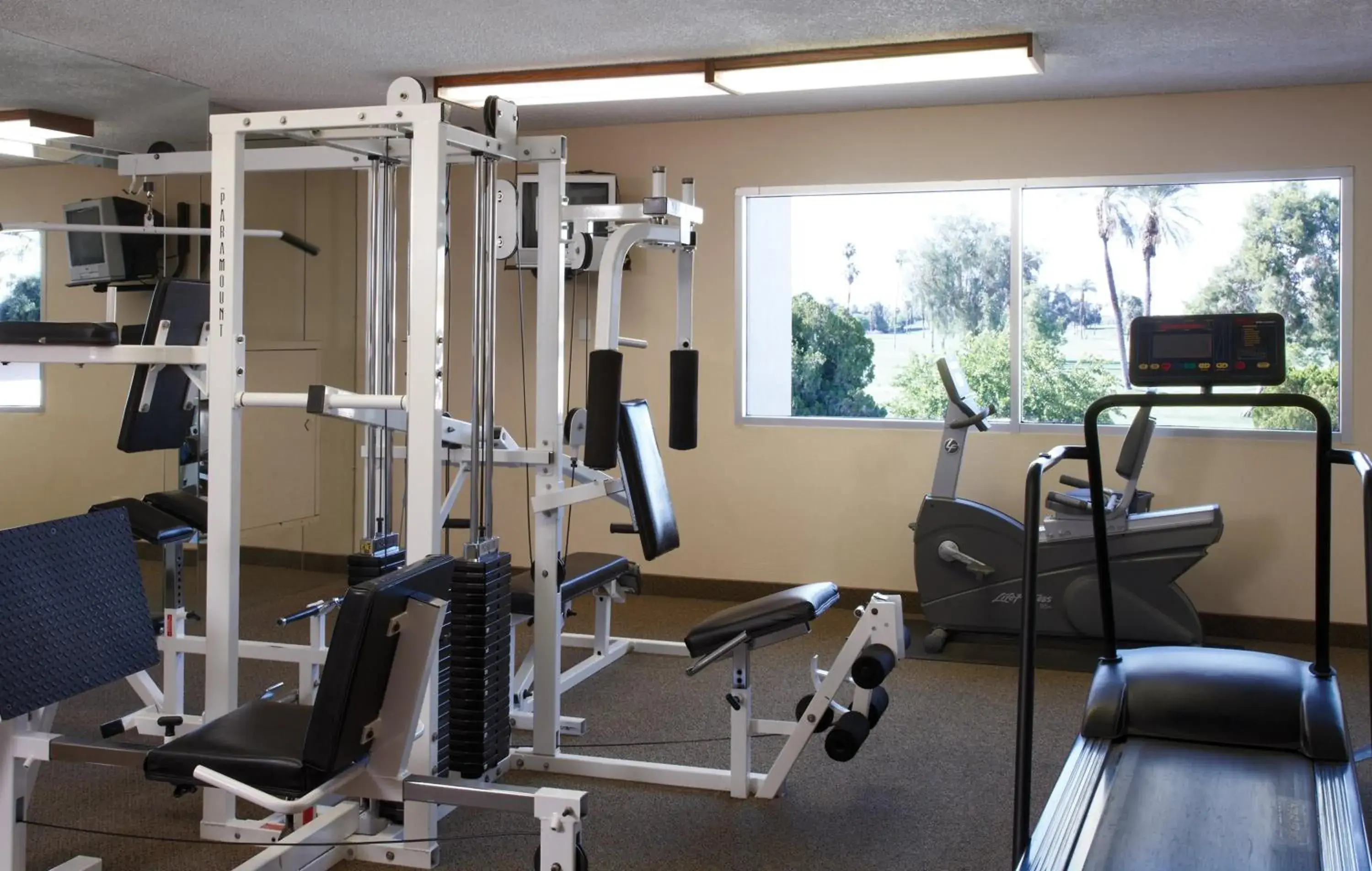 Fitness centre/facilities in WorldMark Palm Springs - Plaza Resort and Spa Fitness centre/facilities in WorldMark Palm Springs - Plaza Resort and Spa