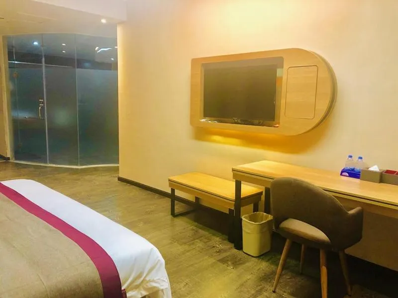 Bed in Thank Inn Plus Hotel Guangdong Dongguan Zhongtang Town Daxinwei Road