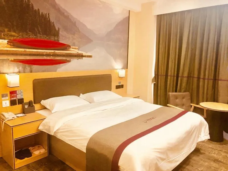 Bed in Thank Inn Plus Hotel Guangdong Dongguan Zhongtang Town Daxinwei Road