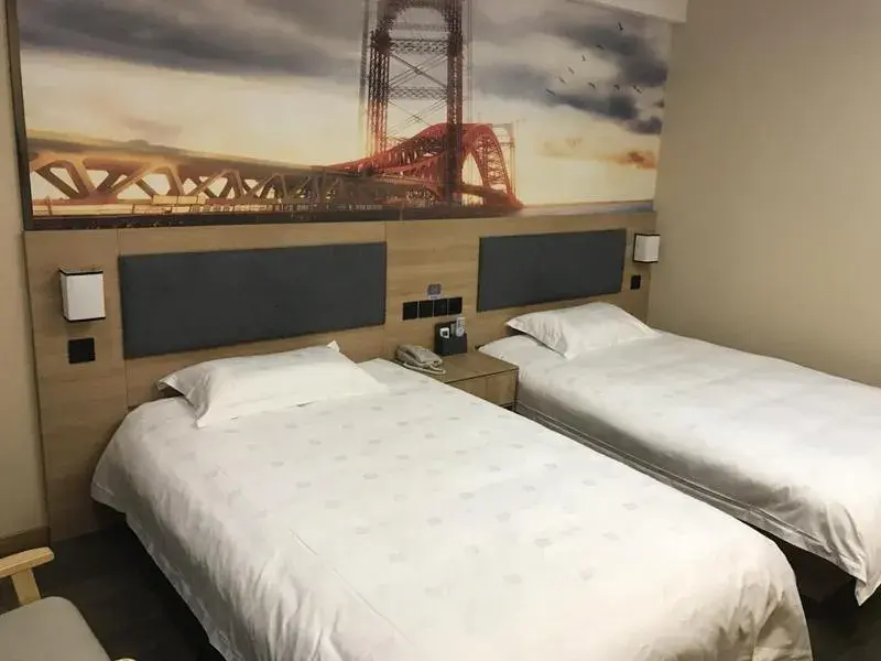Bed in Thank Inn Plus Hotel Jiangsu Taizhou Gaogang Port Middle School Bed in Thank Inn Plus Hotel Jiangsu Taizhou Gaogang Port Middle School
