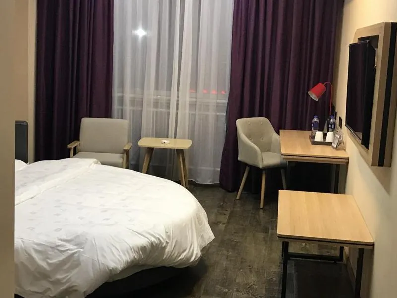 Bed in Thank Inn Plus Hotel Jiangsu Taizhou Gaogang Port Middle School