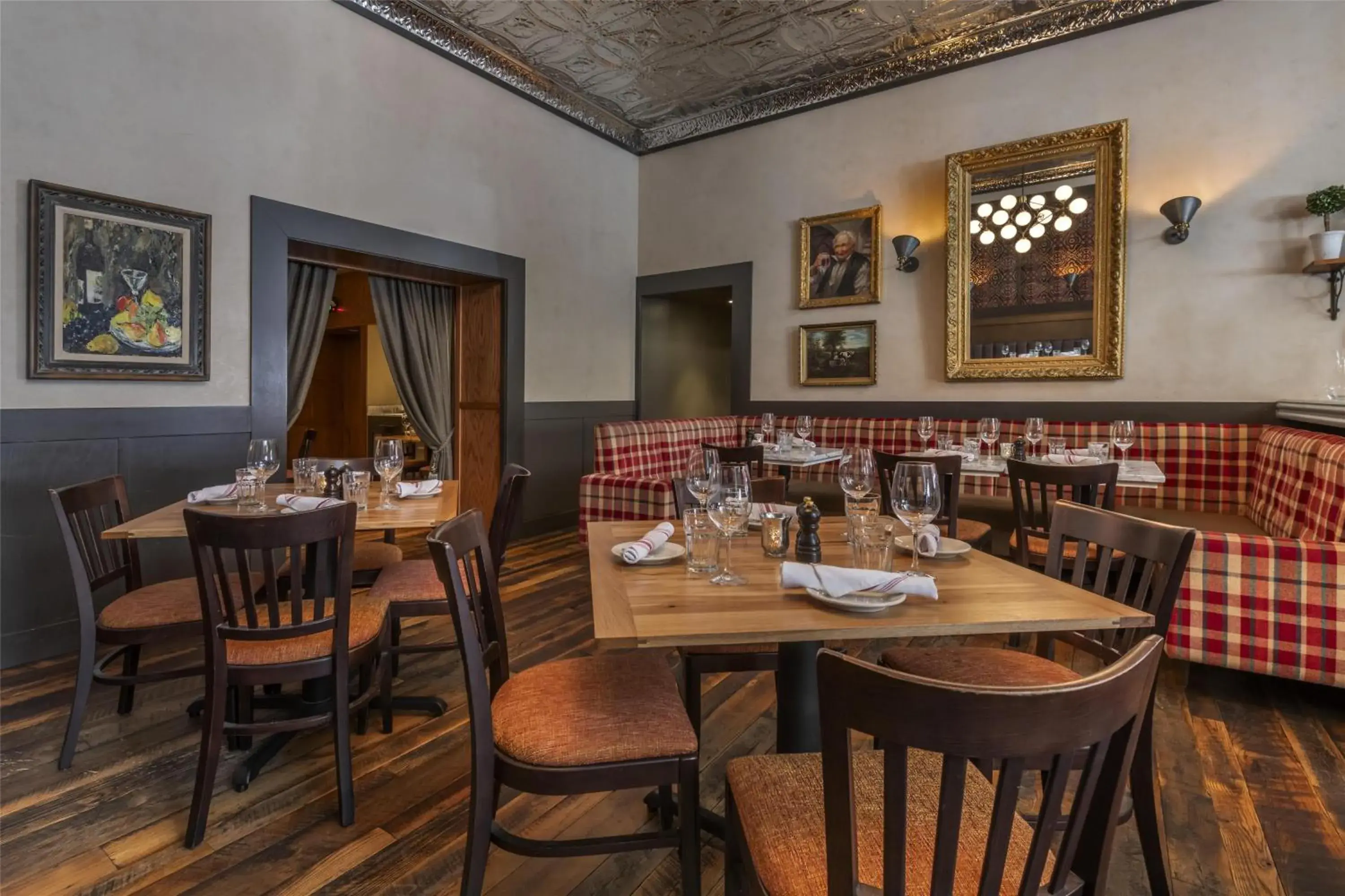 Restaurant/places to eat in Best Western Plus The Normandy Inn & Suites Restaurant/places to eat in Best Western Plus The Normandy Inn & Suites