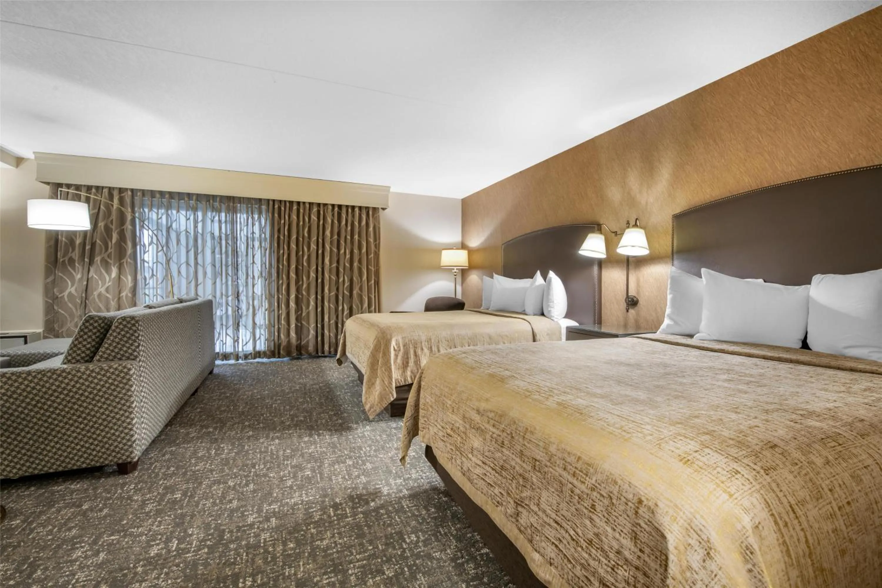 Photo of the whole room, Bed in Best Western Plus The Normandy Inn & Suites