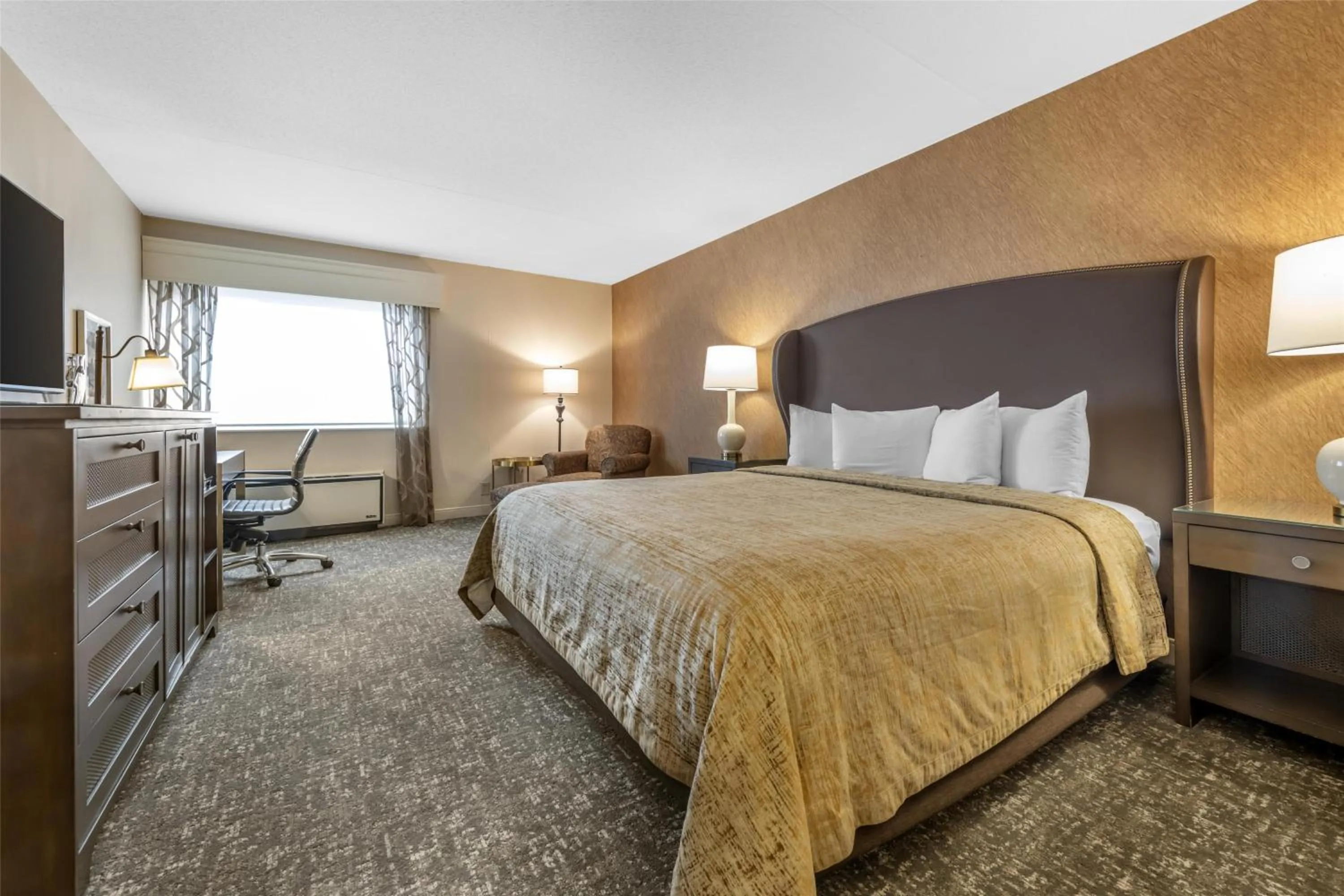 Bedroom, Bed in Best Western Plus The Normandy Inn & Suites