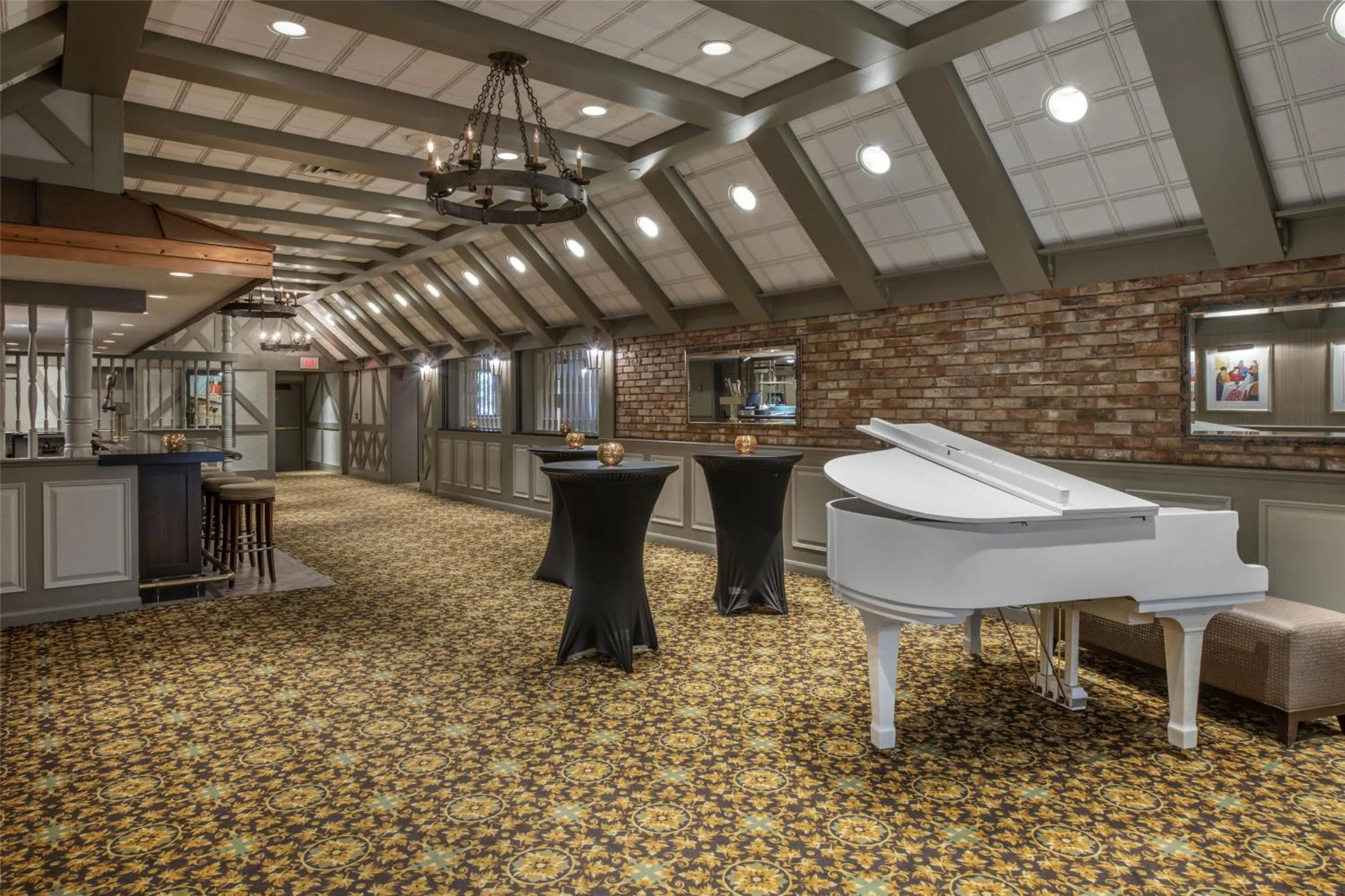 Meeting/conference room in Best Western Plus The Normandy Inn & Suites