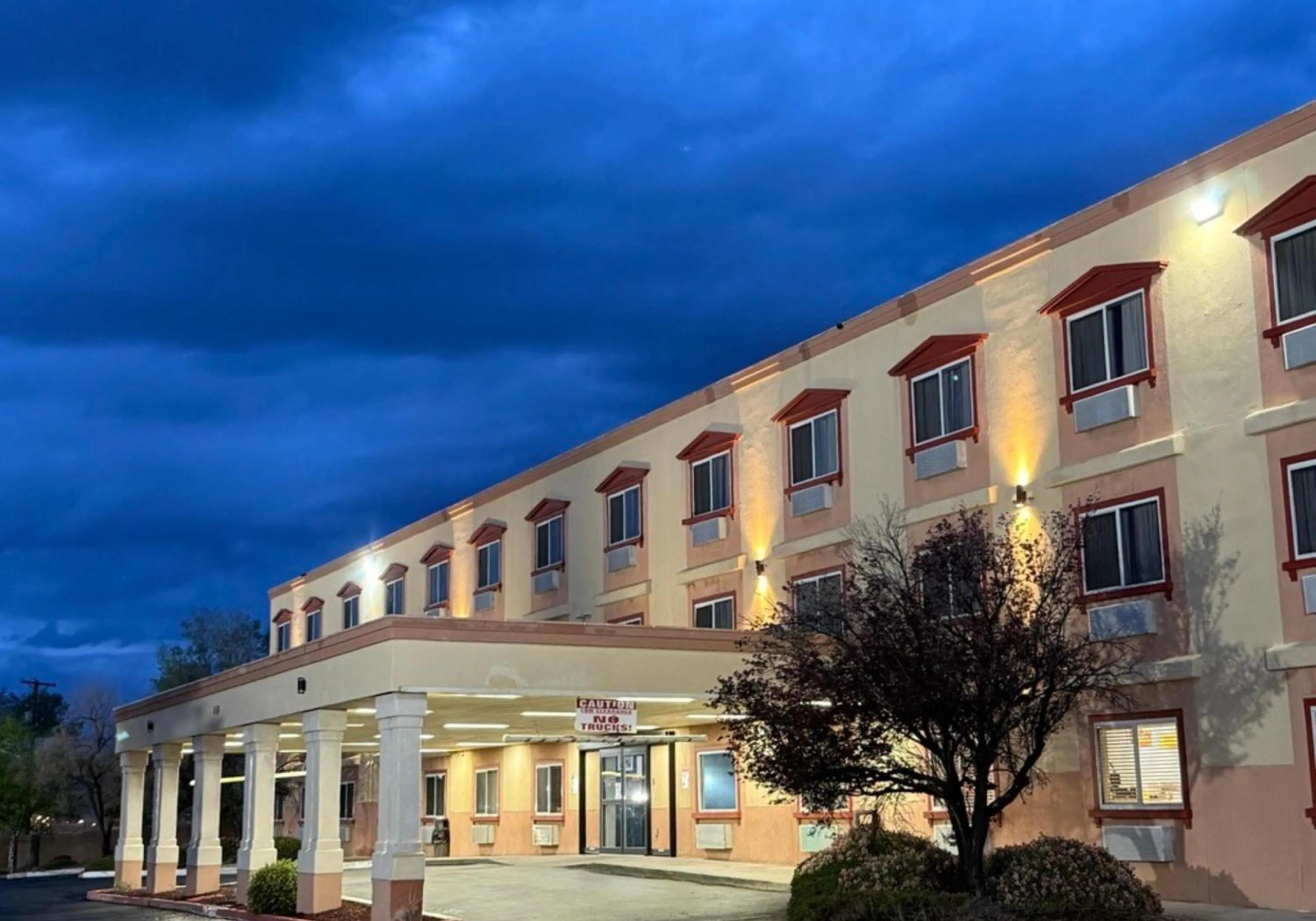 SureStay by Best Western Albuquerque East I-40