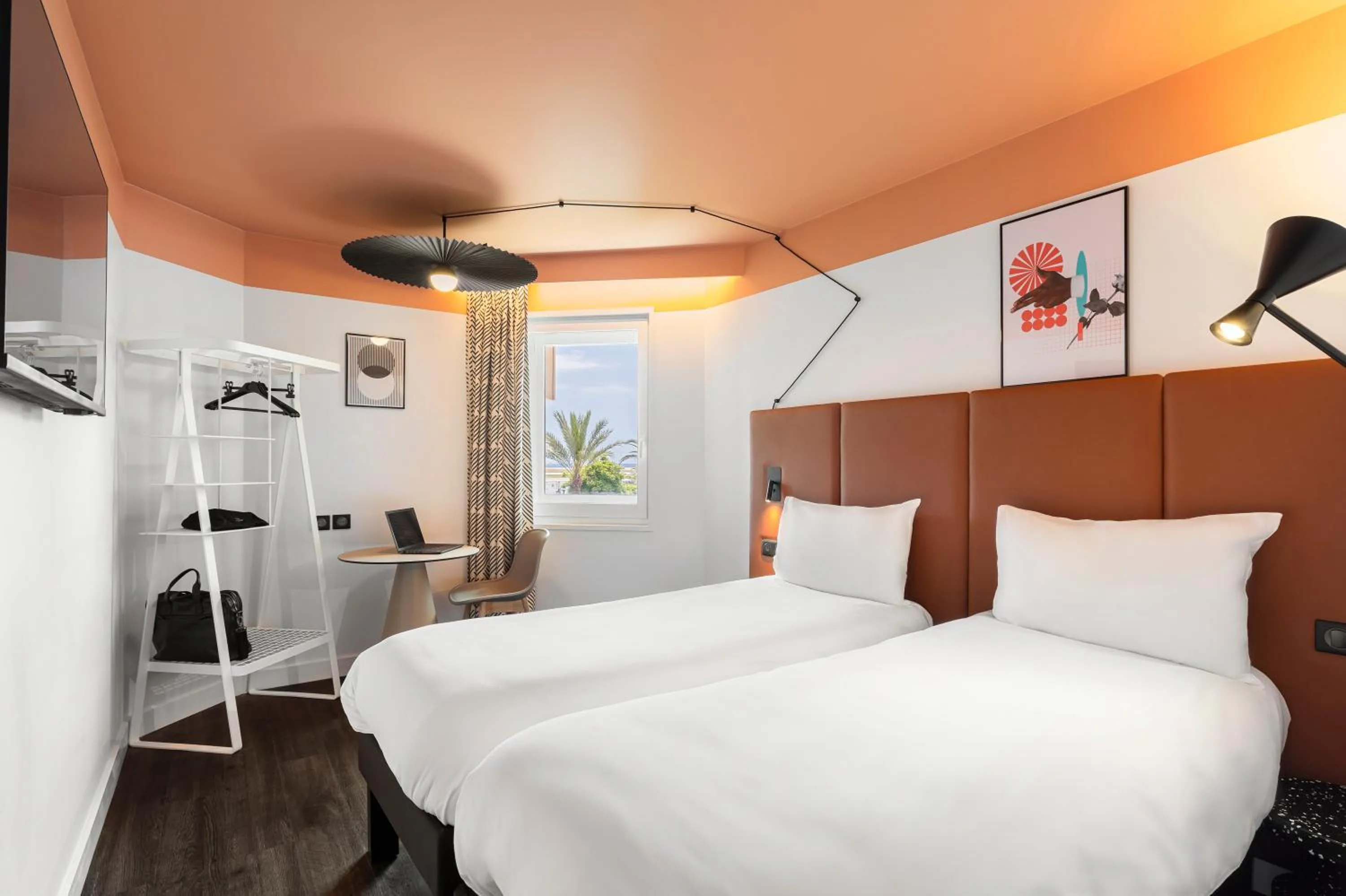 Photo of the whole room, Bed in ibis Nice Aéroport Promenade des Anglais