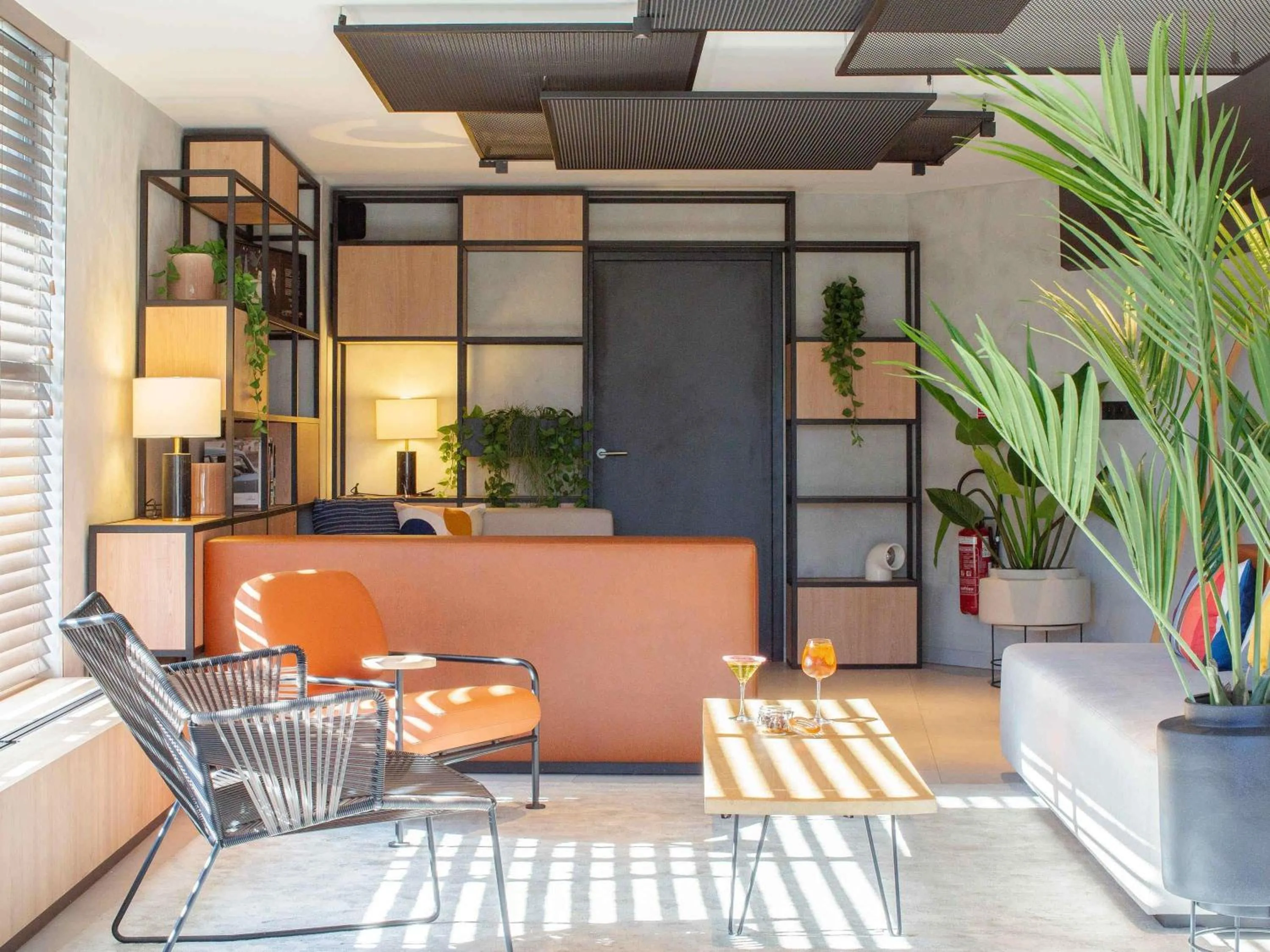 Property building in ibis Nice Aéroport Promenade des Anglais