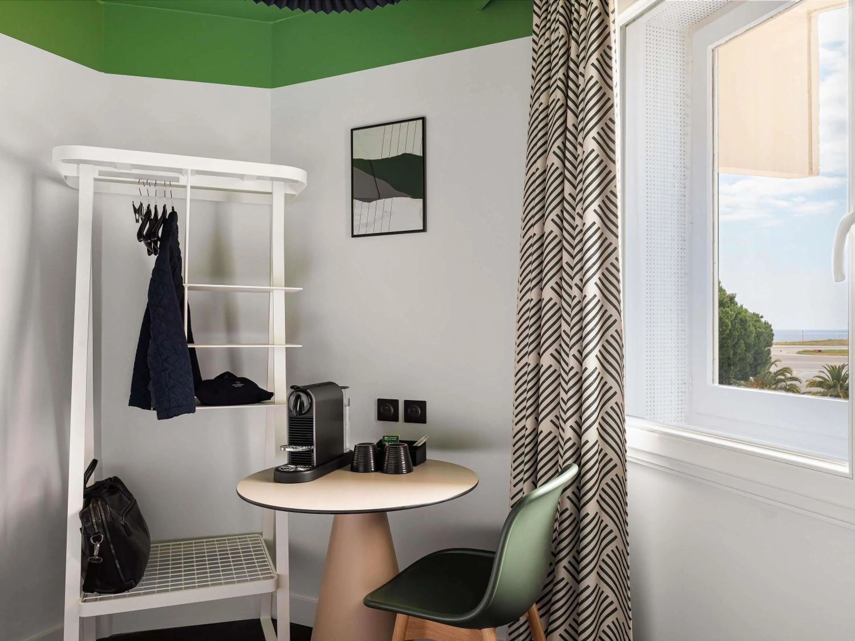 Bedroom in ibis Nice Aéroport Promenade des Anglais