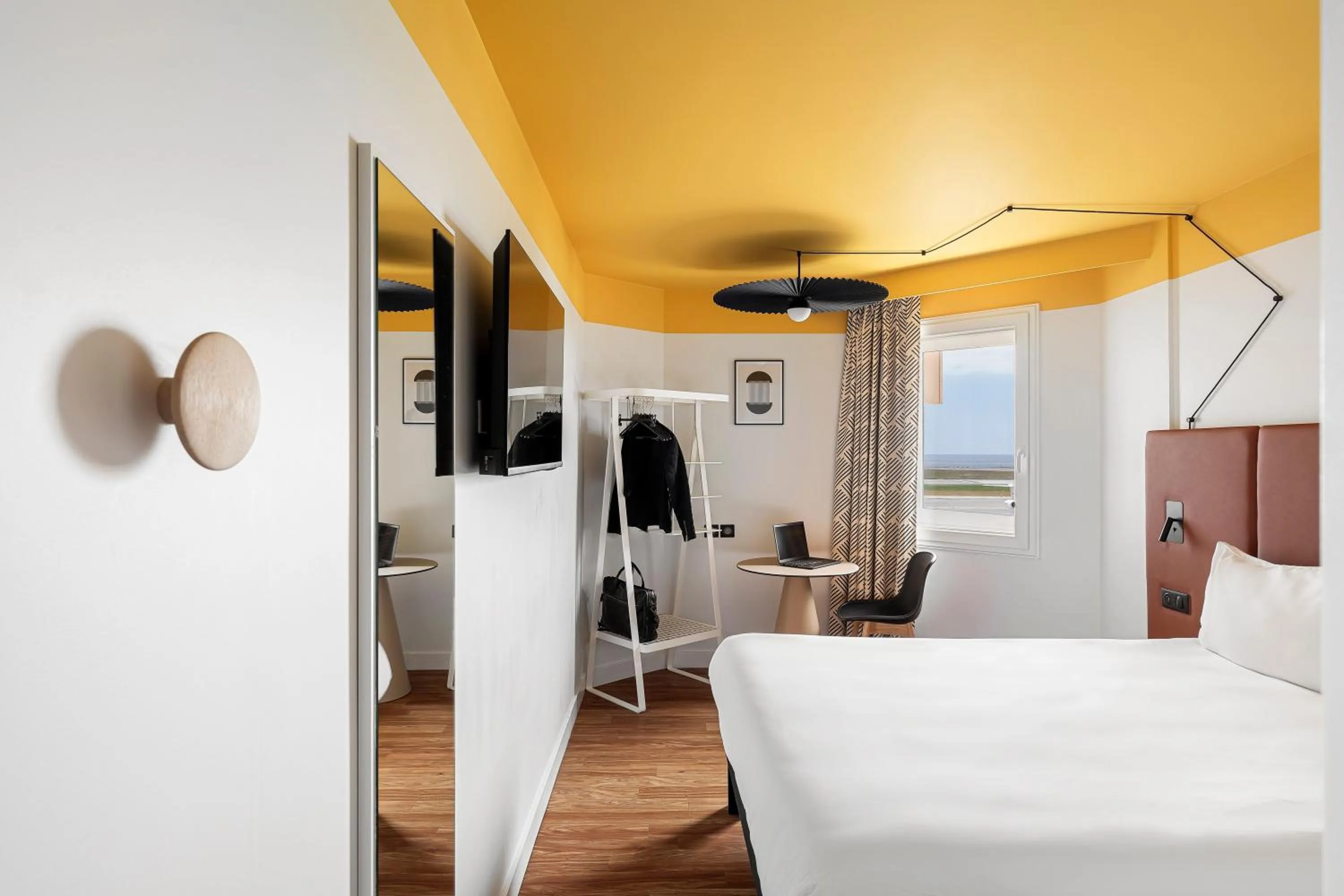 Photo of the whole room, Bed in ibis Nice Aéroport Promenade des Anglais