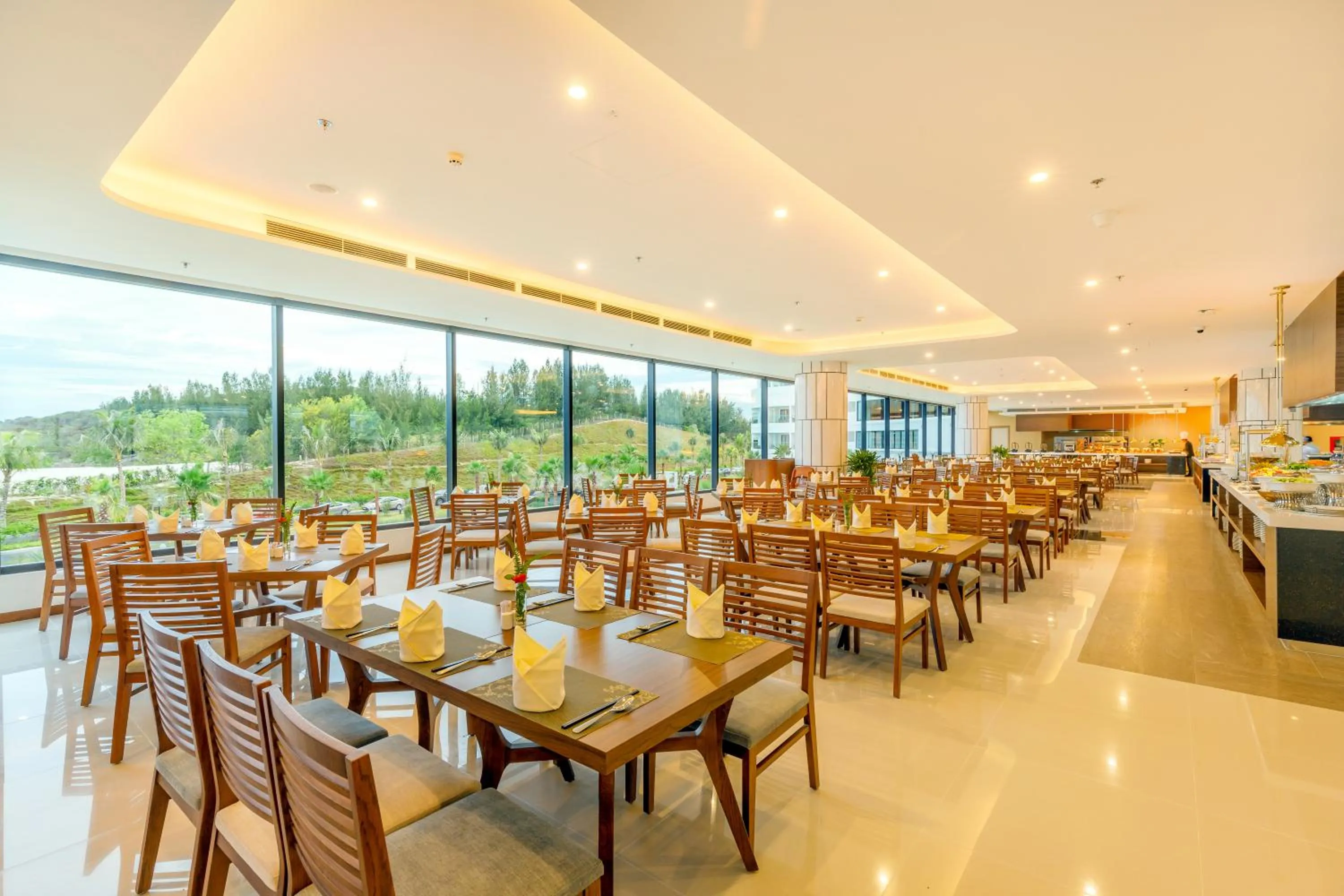 Restaurant/places to eat in Selectum Noa Resort Cam Ranh