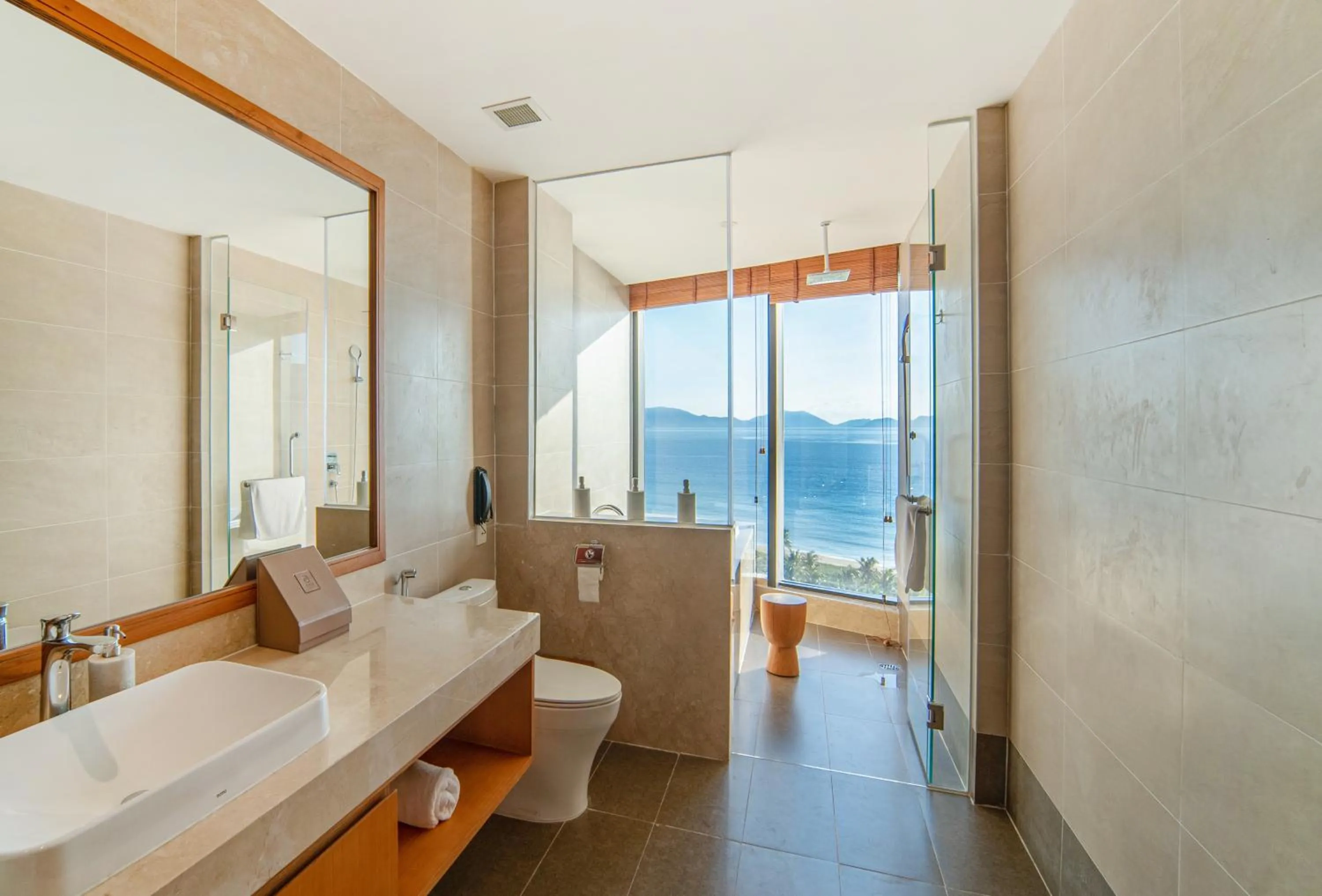 Toilet in Selectum Noa Resort Cam Ranh