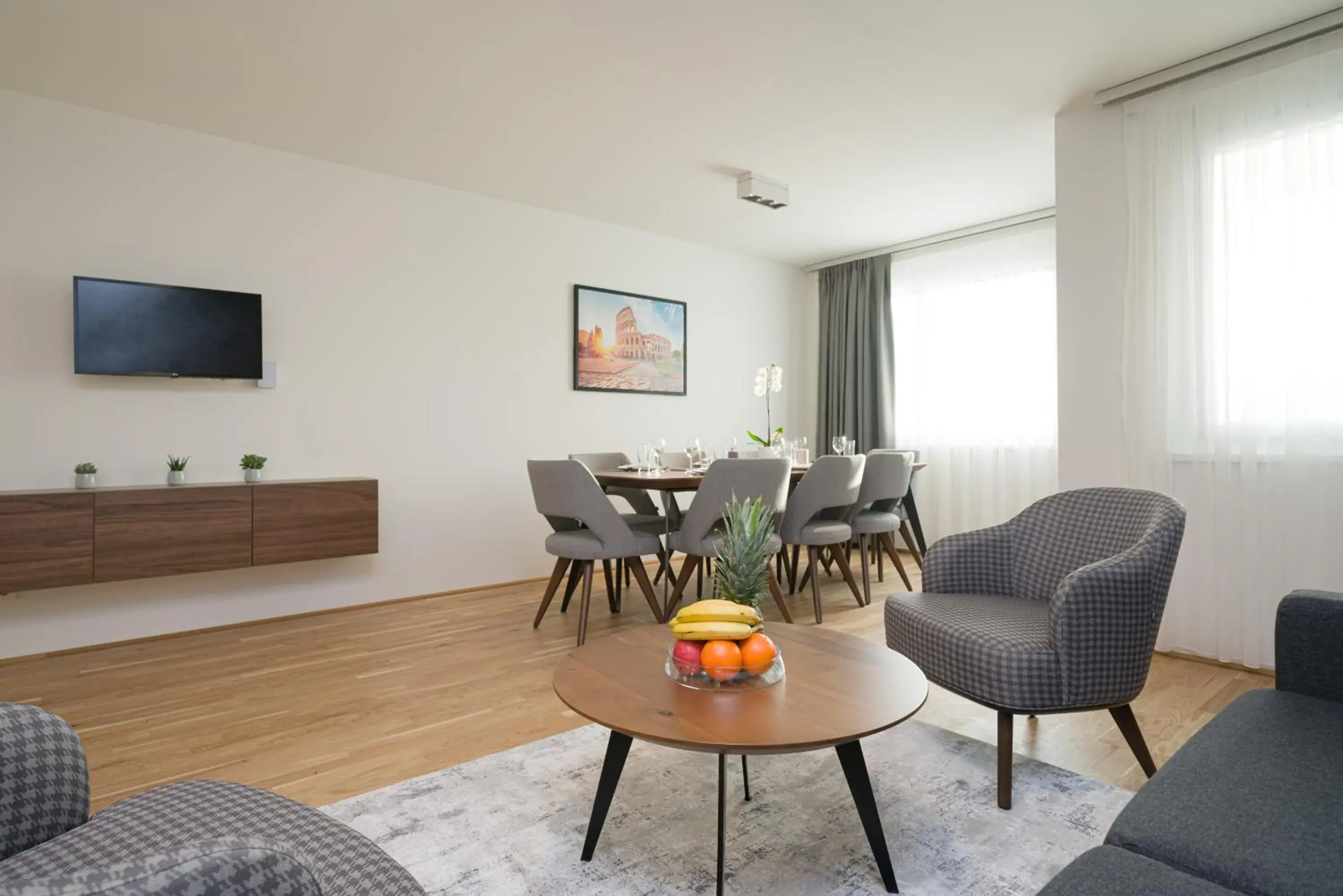 Communal lounge/ TV room in MyApartments Vienna Communal lounge/ TV room in MyApartments Vienna