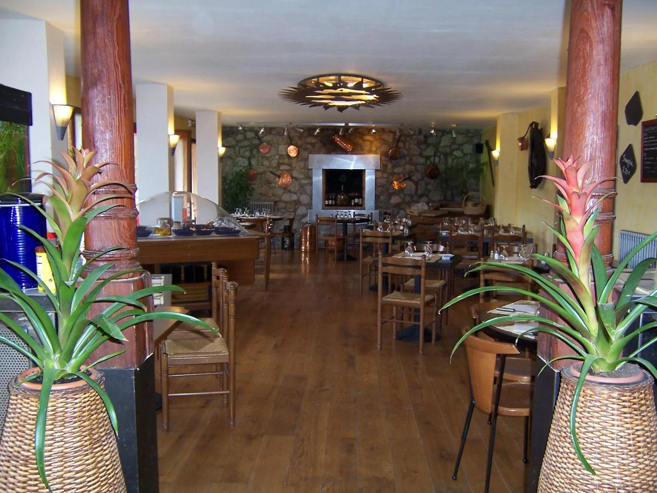 Restaurant/Places to Eat in La Tour du Loup