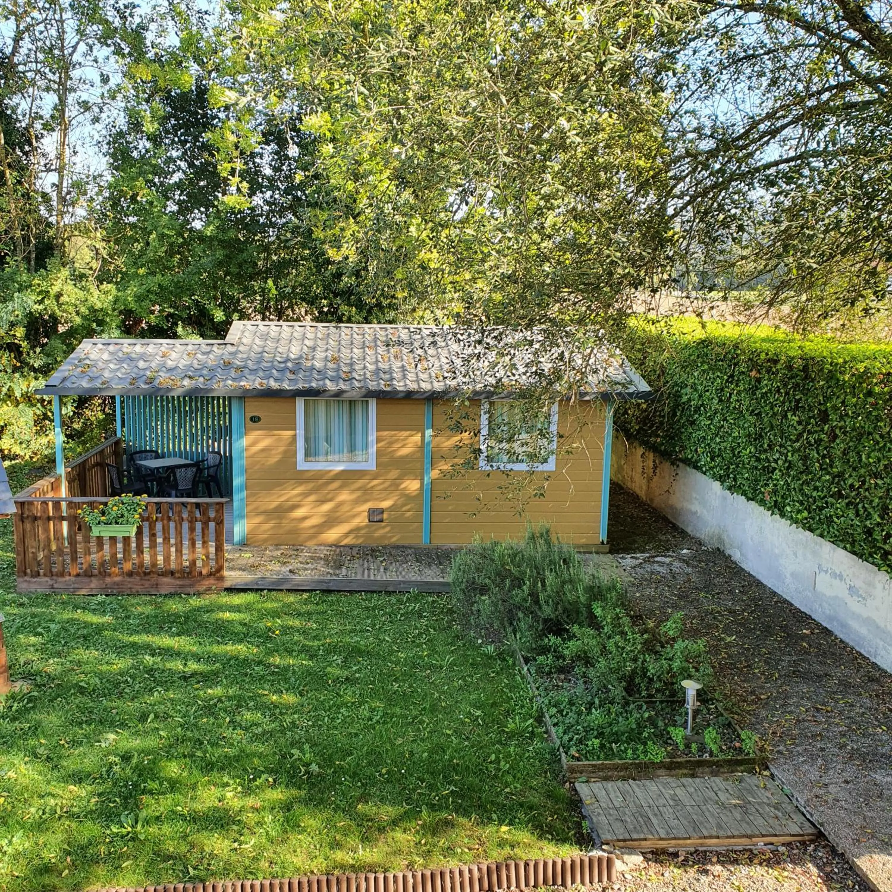 Garden view, Property Building in La Tour du Loup
