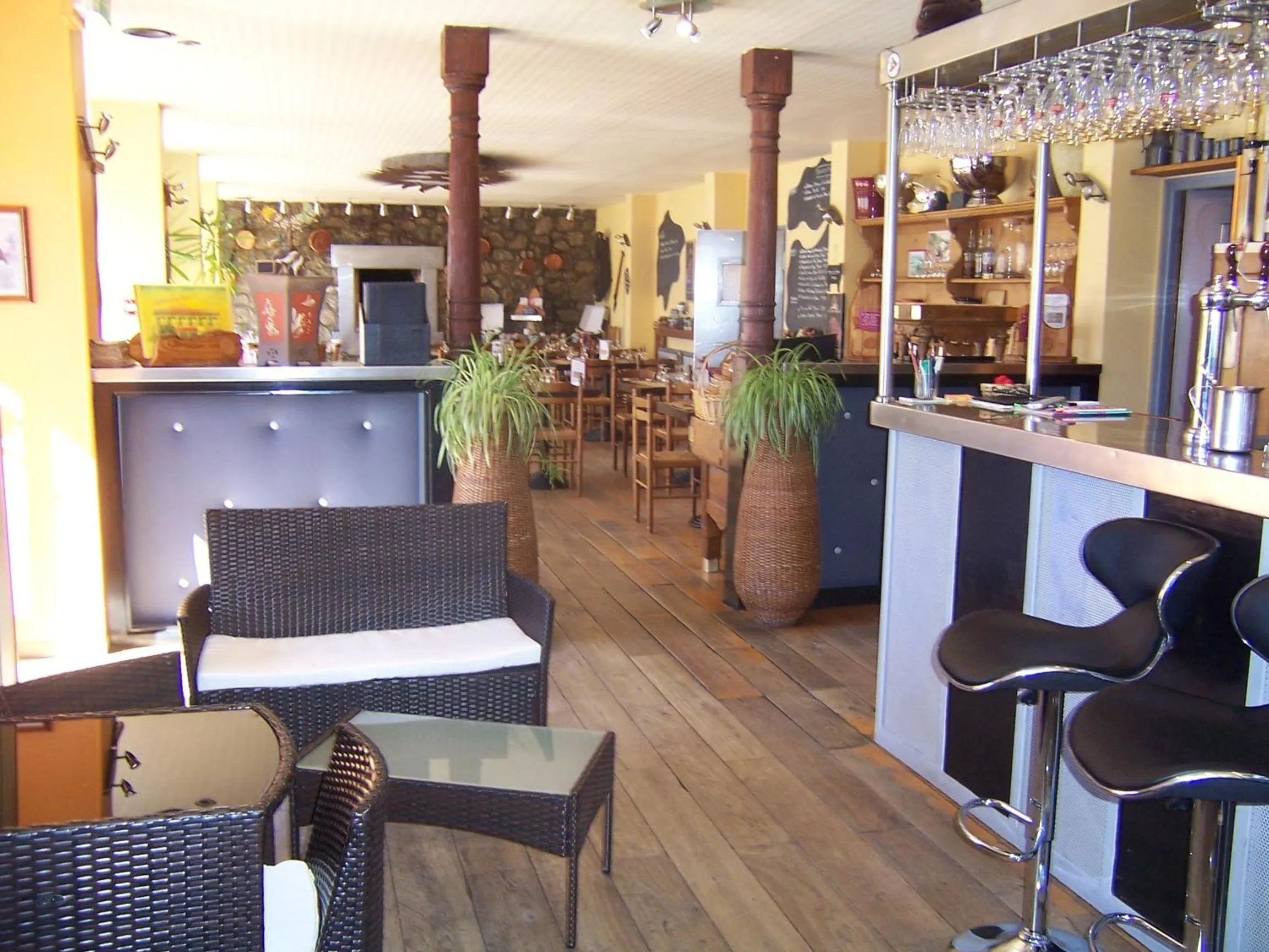 Restaurant/places to eat, Lounge/Bar in La Tour du Loup