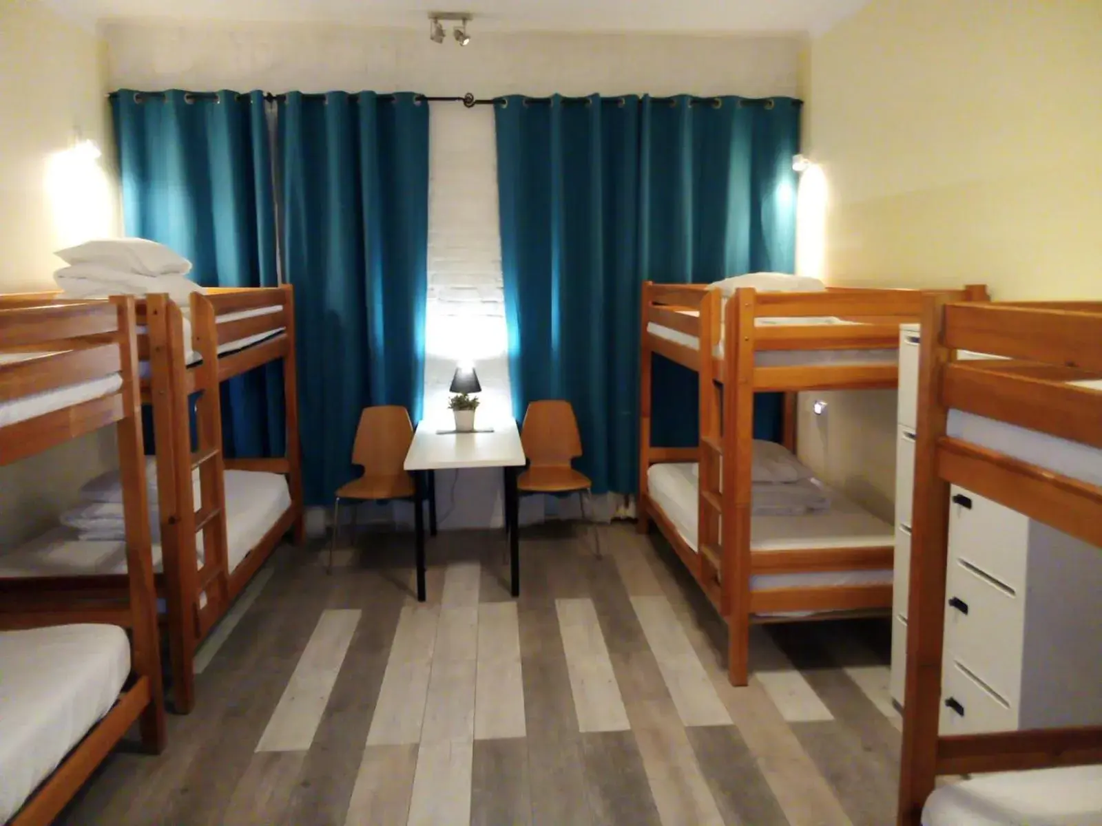 Bed in 8-Bed Mixed Dormitory Room in Chmielna 5 Rooms & Apartments Bed in 8-Bed Mixed Dormitory Room in Chmielna 5 Rooms & Apartments