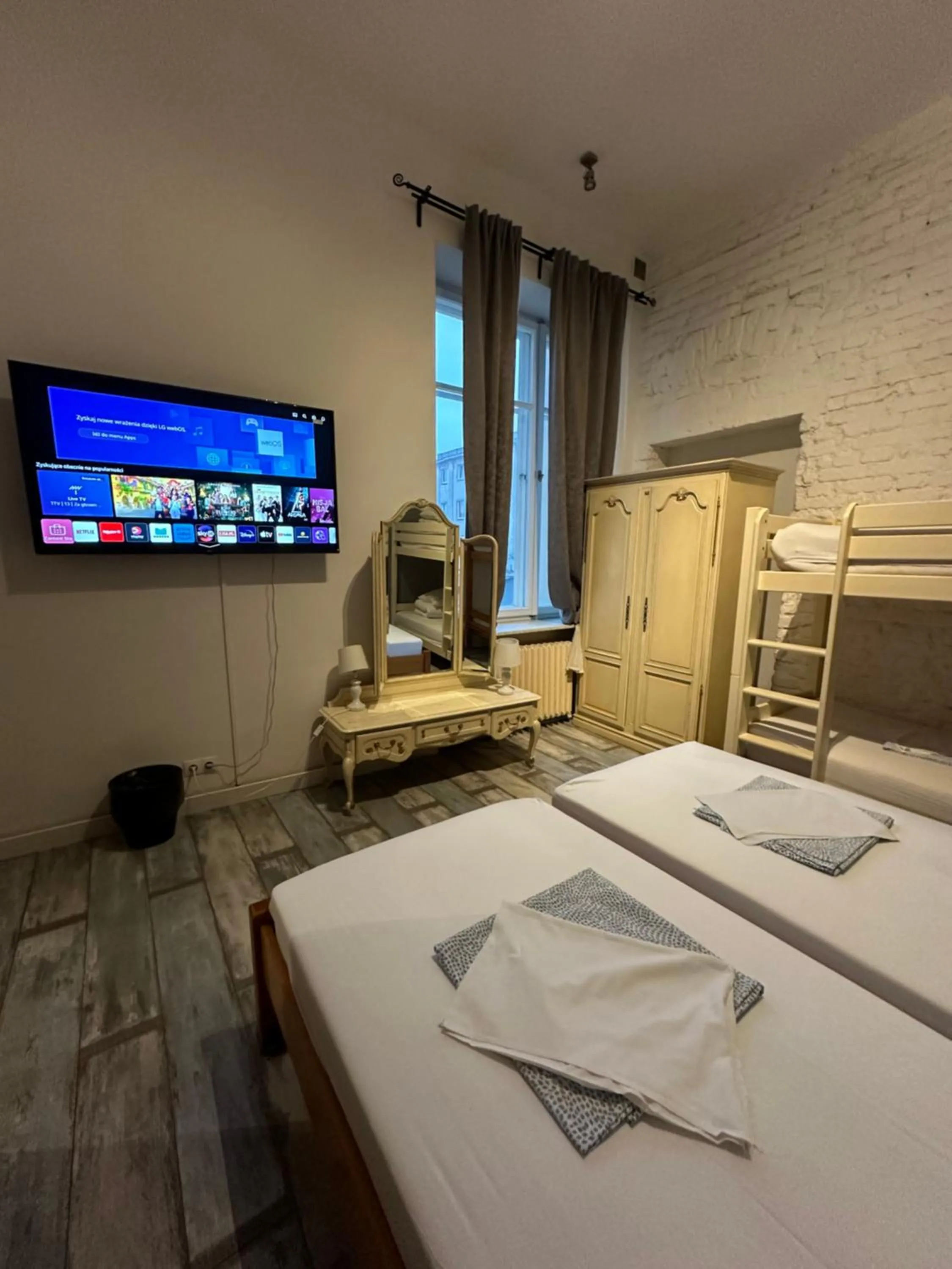 Bed in Chmielna 5 Rooms & Apartments