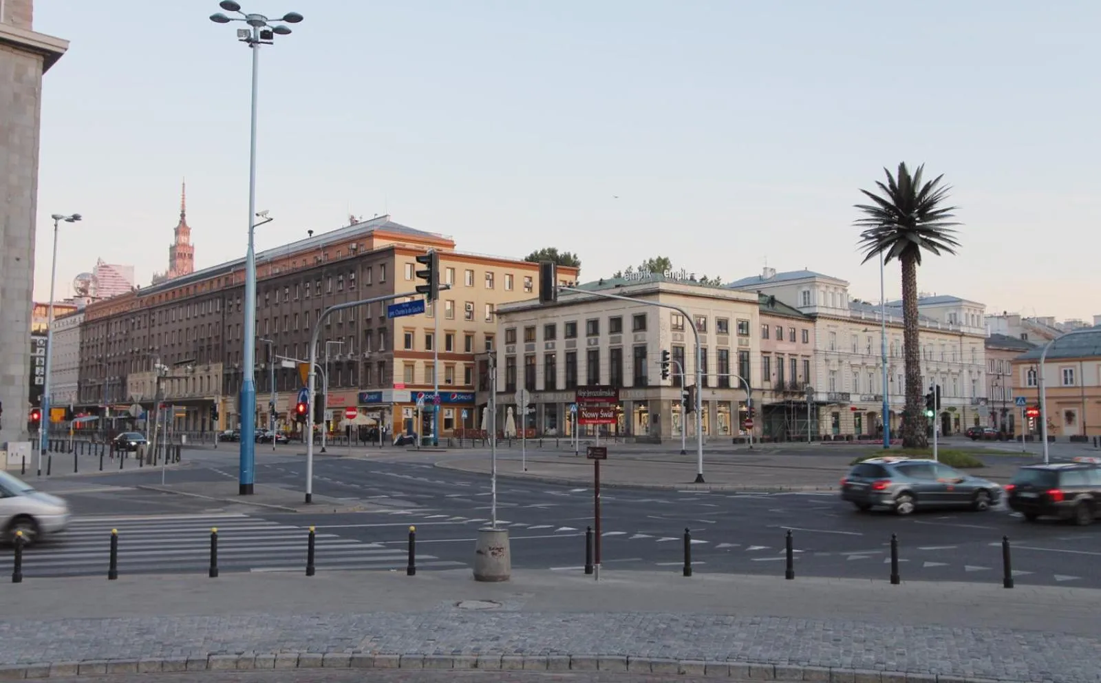 Neighbourhood in Chmielna 5 Rooms & Apartments