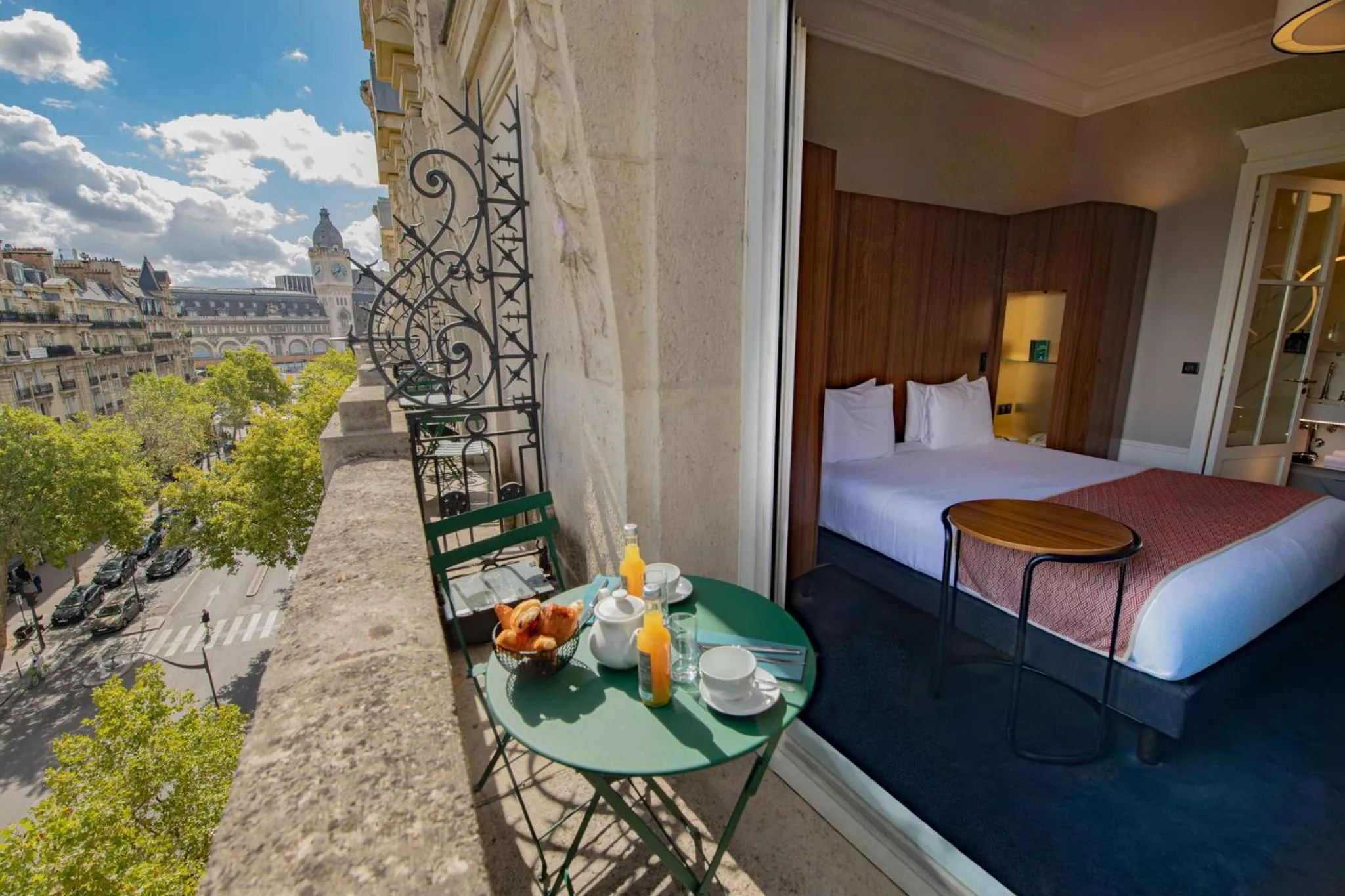 Property building, Bed in Holiday Inn Paris - Gare de Lyon Bastille by IHG
