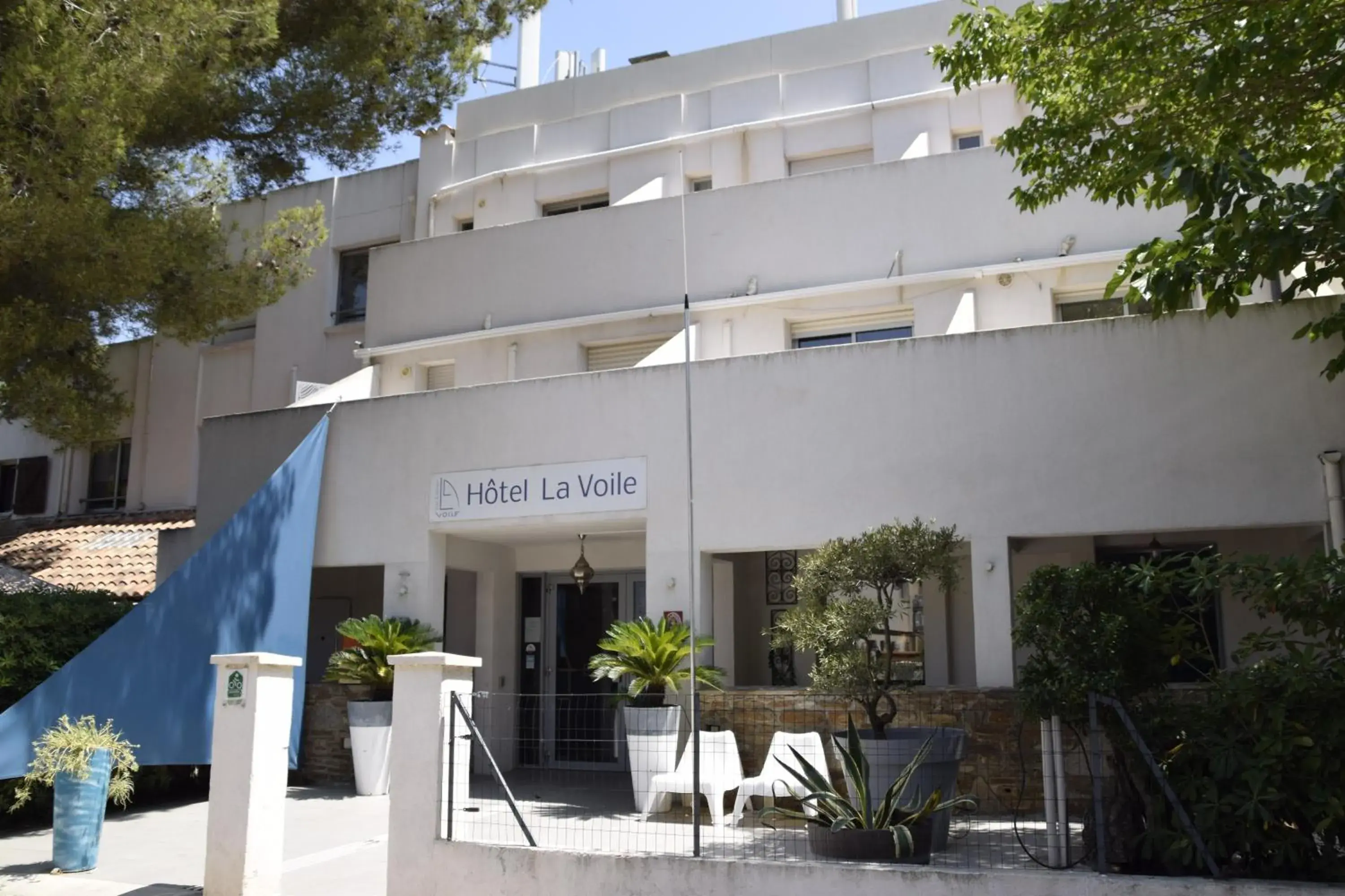 Property building in Hotel La Voile Property building in Hotel La Voile
